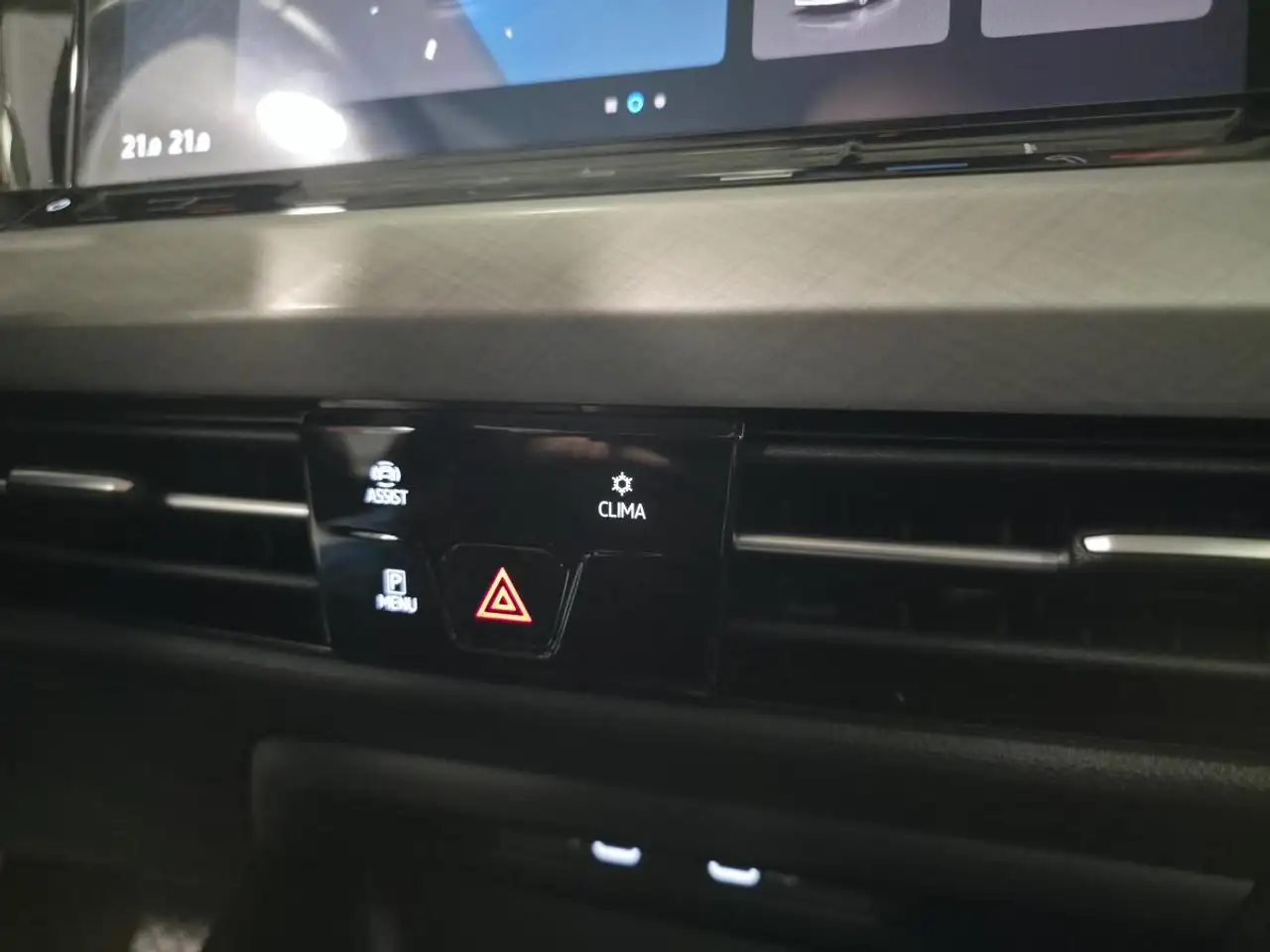 Volkswagen Golf Standard Model — photo 40