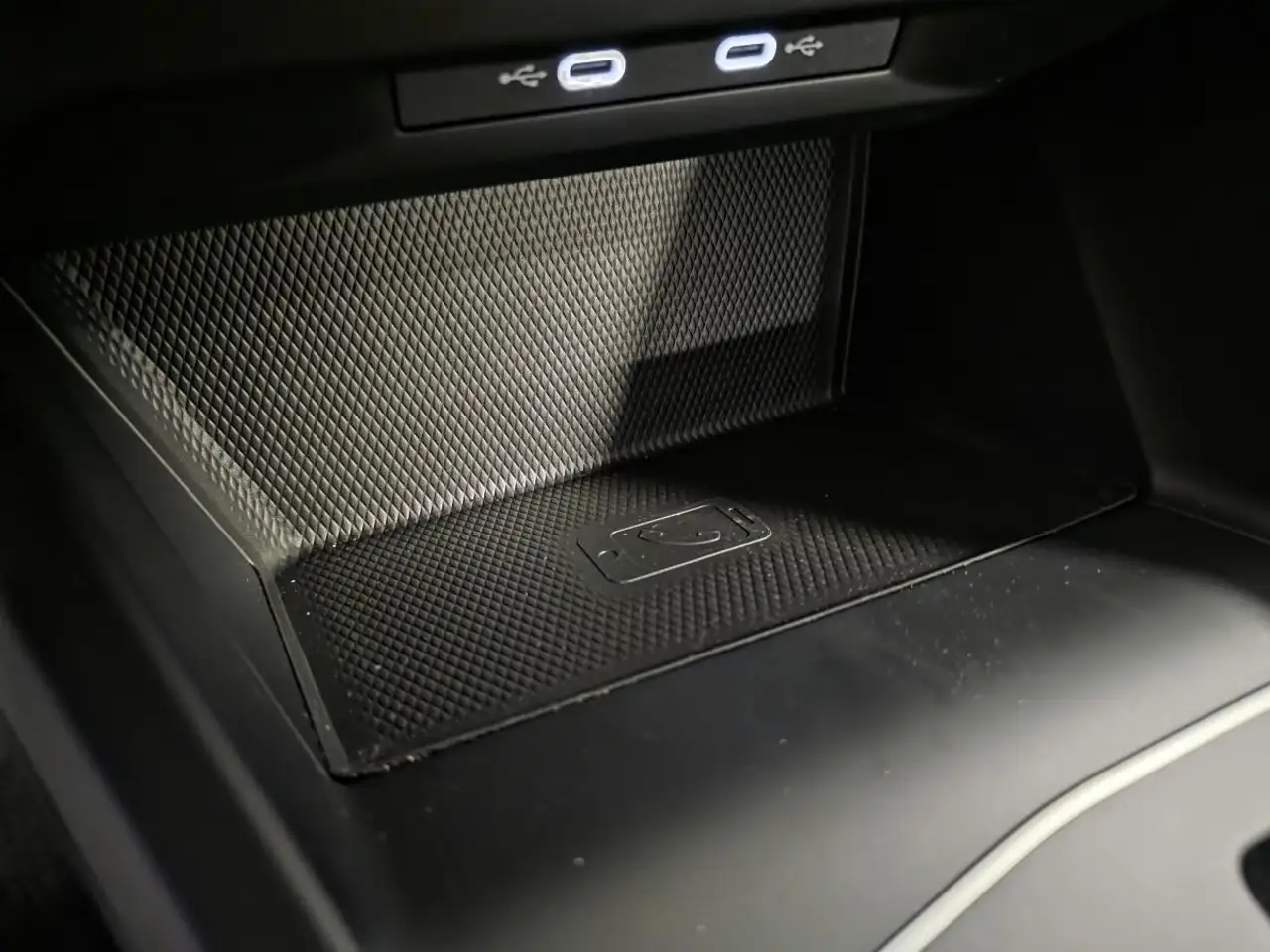 Volkswagen Golf Standard Model — photo 19