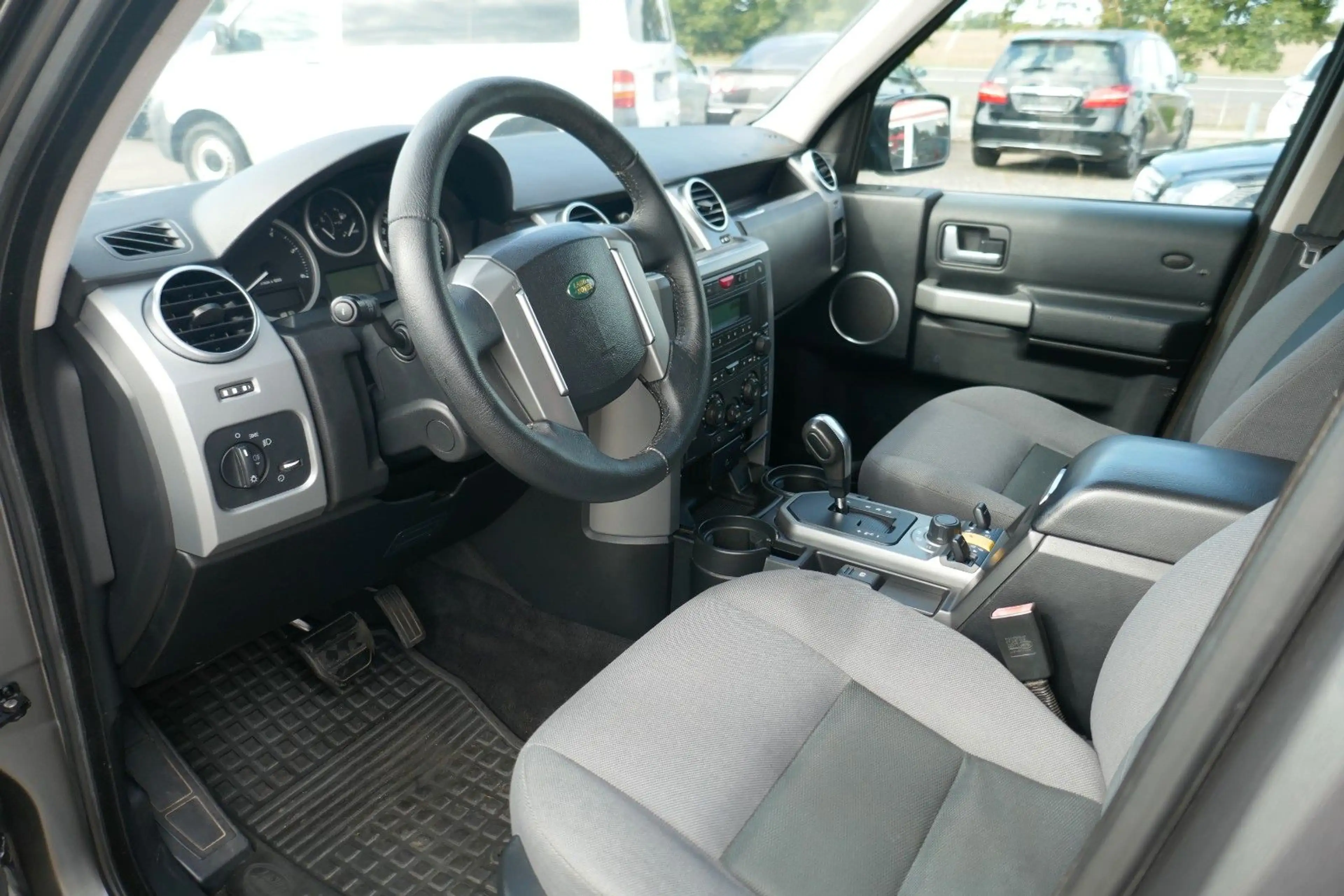 Land Rover Discovery 3   2.7 V6  4x4 AUTOMATIK 7 SITZE — photo 9