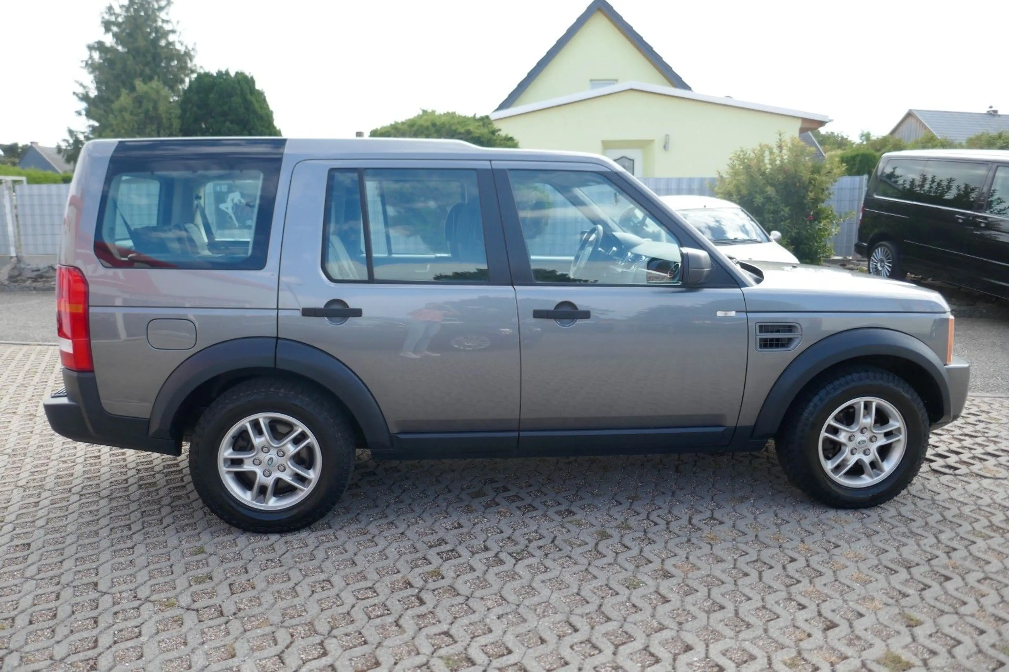 Land Rover Discovery 3   2.7 V6  4x4 AUTOMATIK 7 SITZE — photo 4