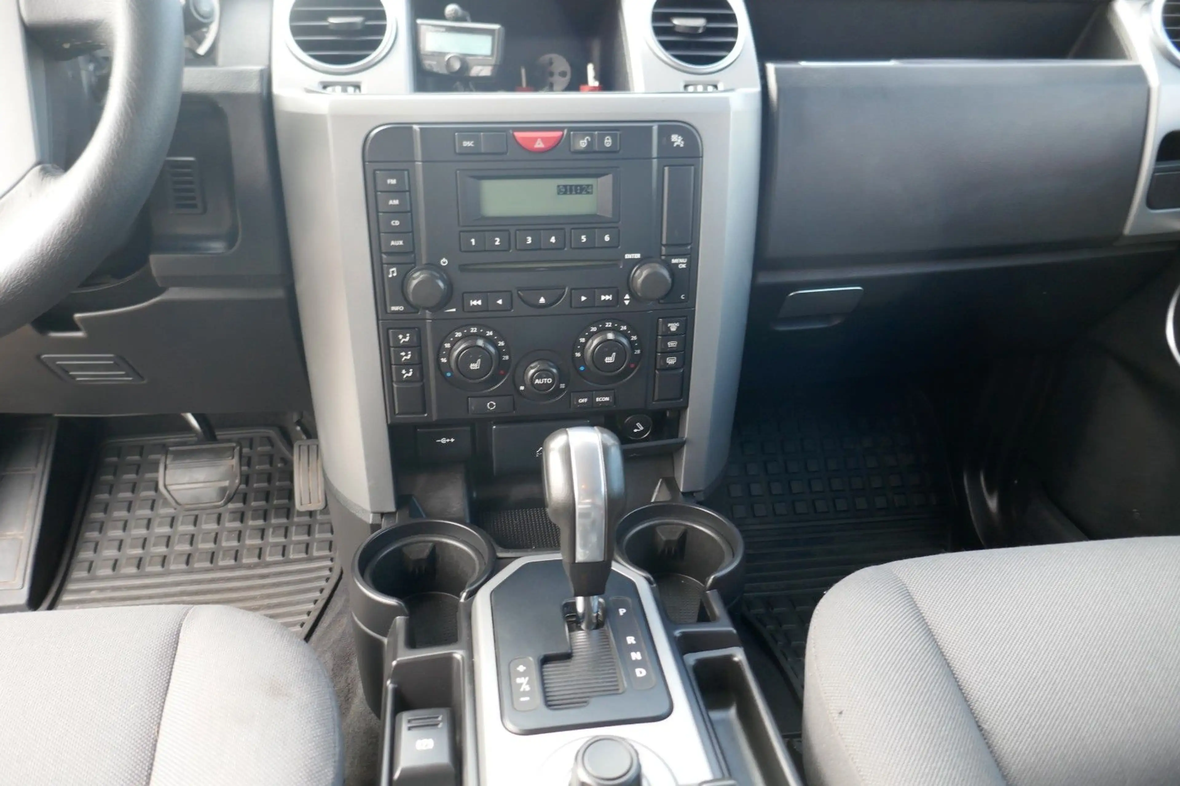 Land Rover Discovery 3   2.7 V6  4x4 AUTOMATIK 7 SITZE — photo 12