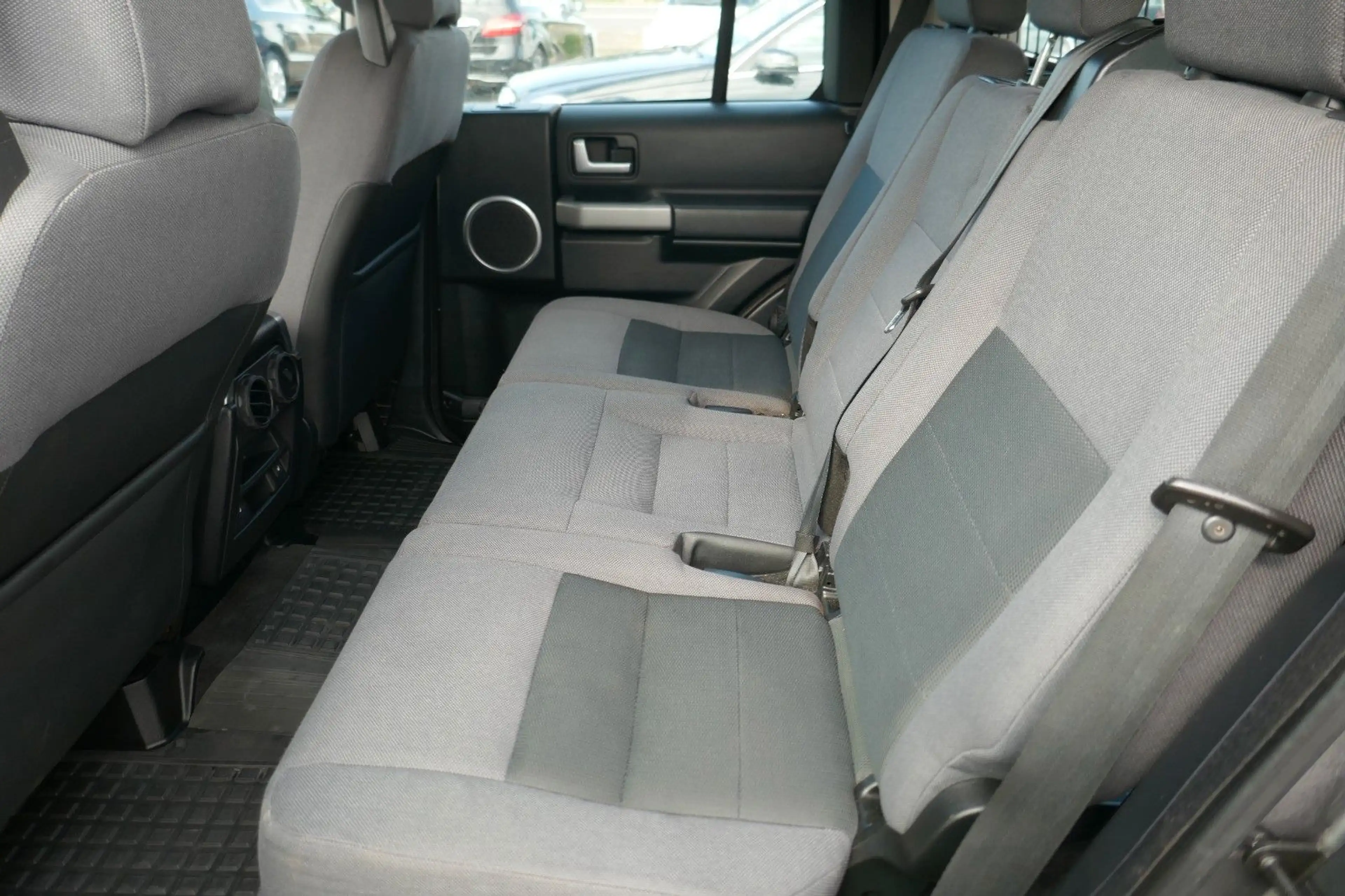 Land Rover Discovery 3   2.7 V6  4x4 AUTOMATIK 7 SITZE — photo 15