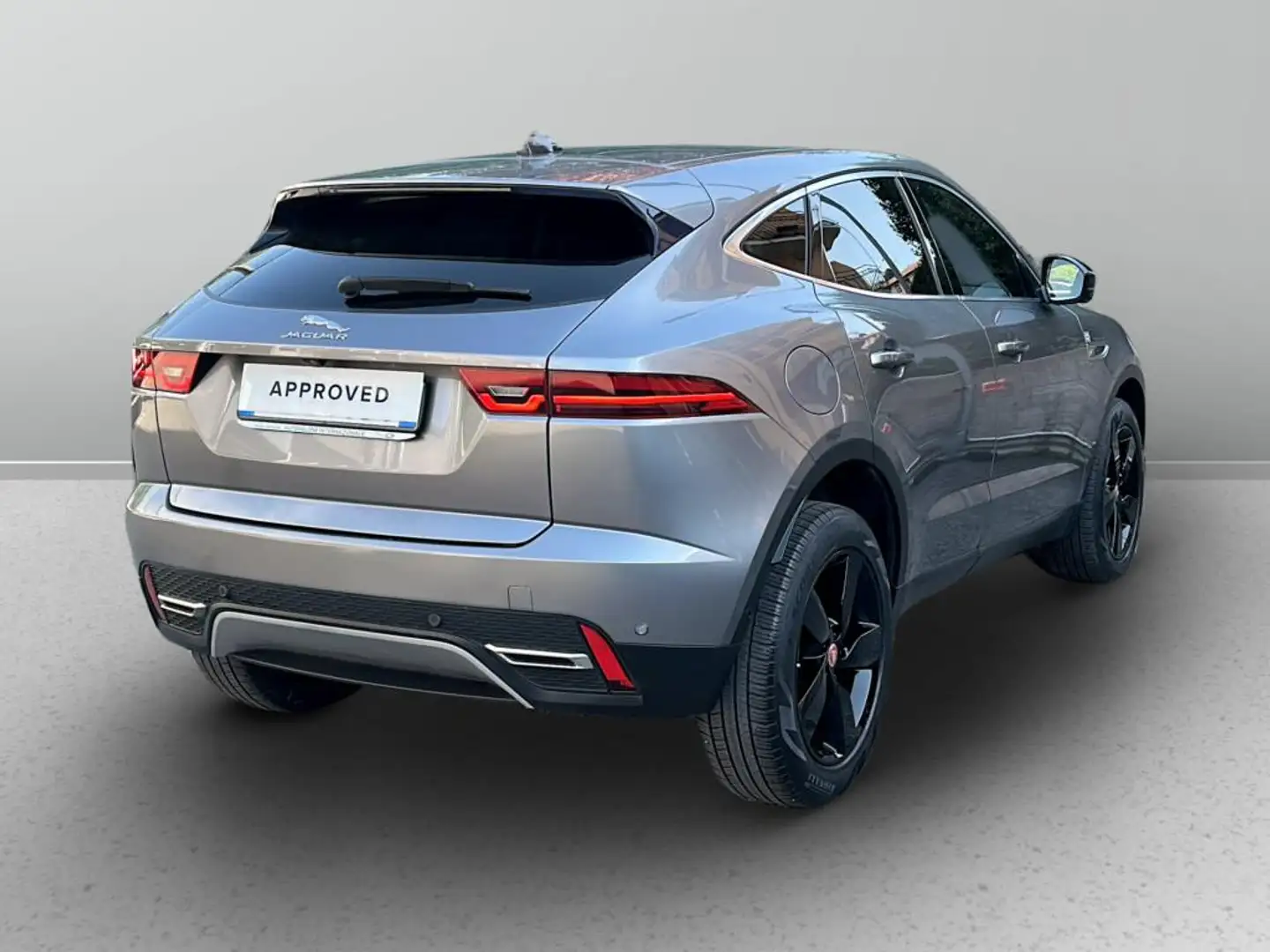 Jaguar E-Pace 2.0 D163 SE awd auto Grijs - 2