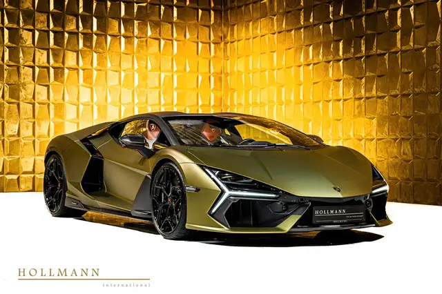 Lamborghini Revuelto