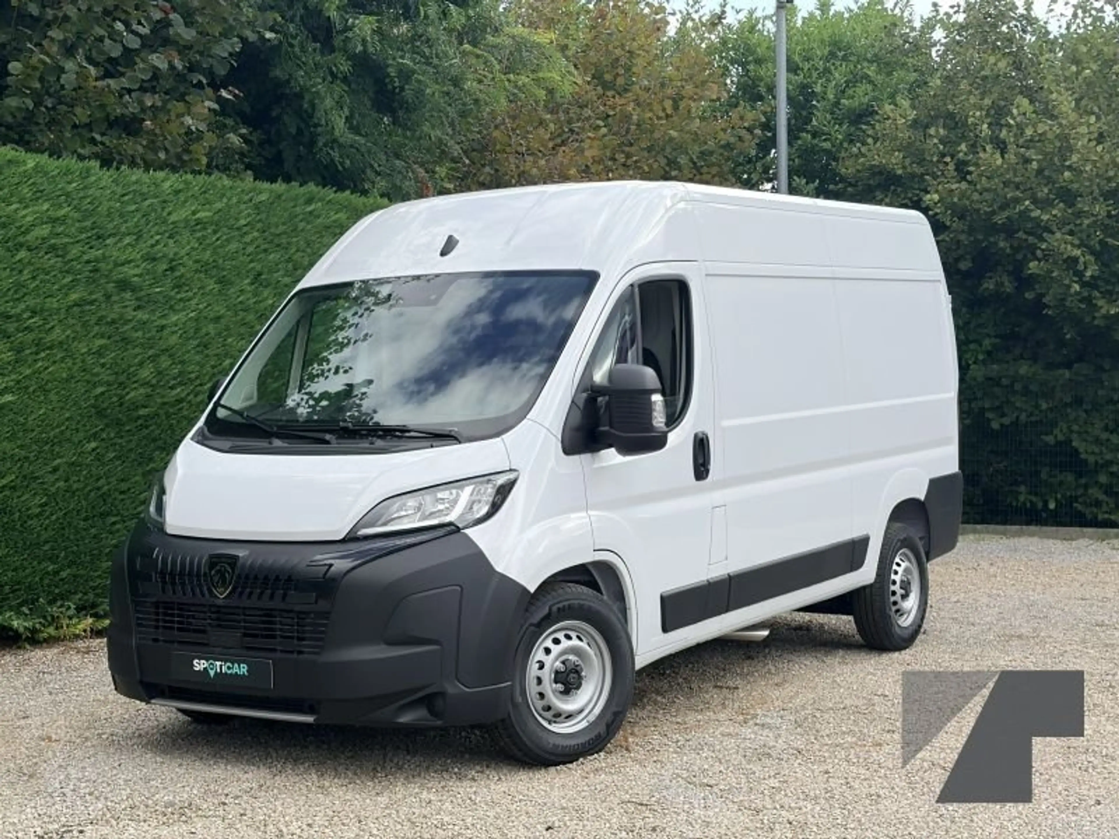Peugeot Boxer 335 L2H2 BlueHDi 180