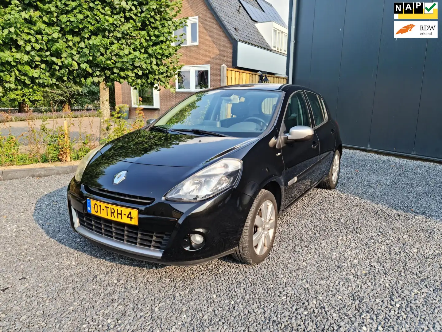 Renault Clio 1.2 TCe Night & Day Zwart - 1