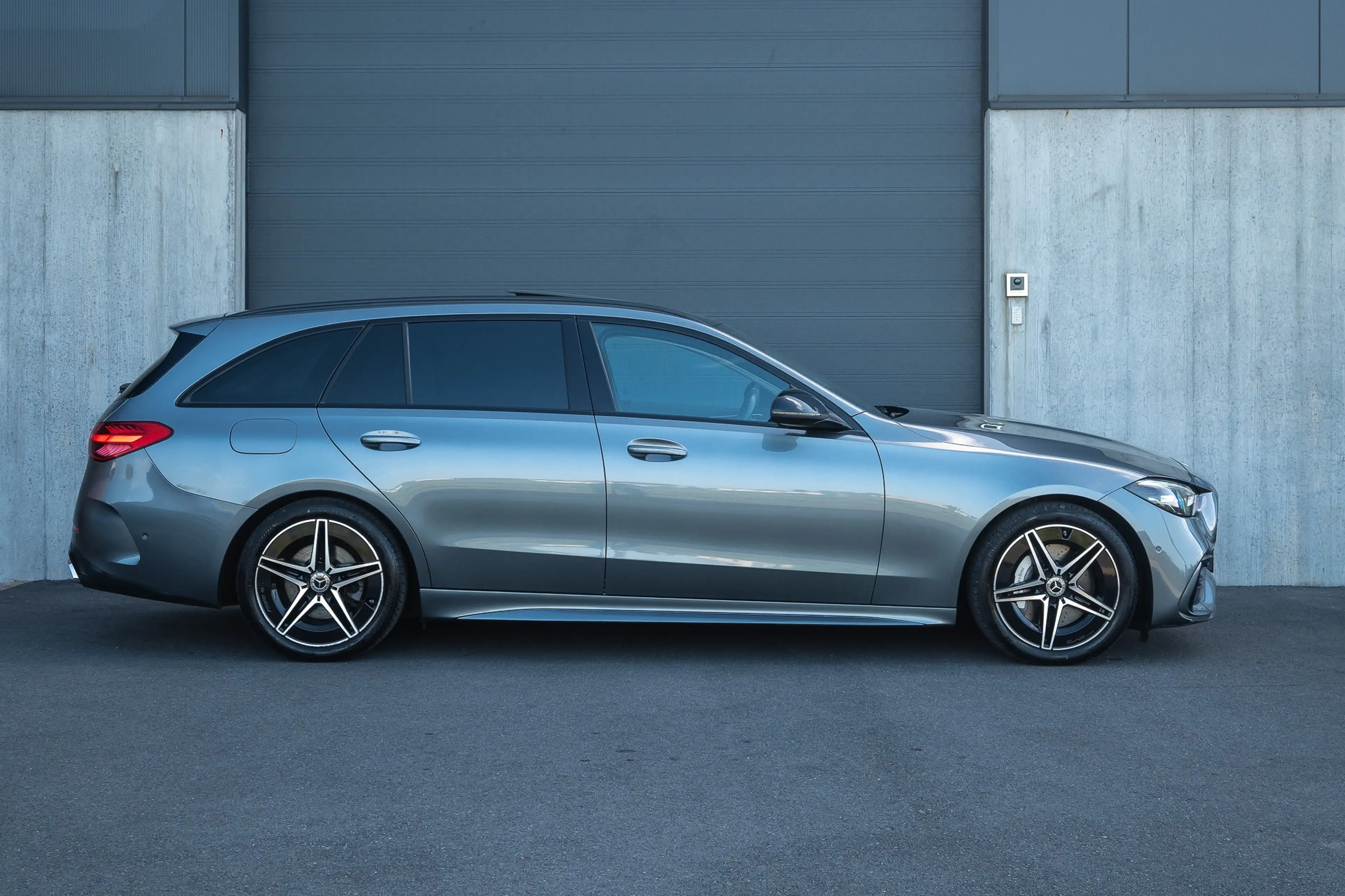 Mercedes-Benz C 180 C Break 180 AMG Line / Pano / Carplay / Ambient / Dodehoek — photo 2