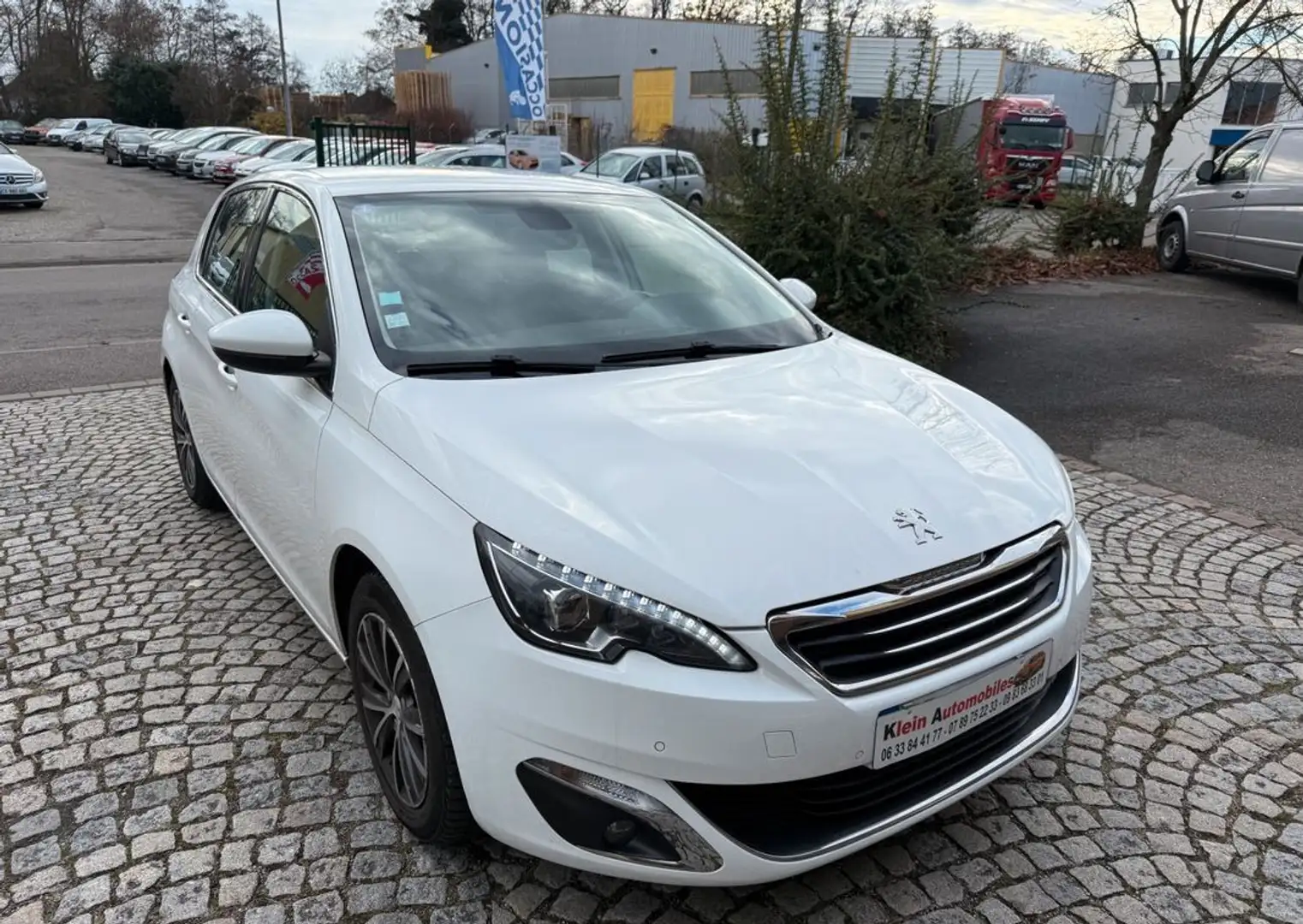 Peugeot 308 1.2 e-THP 12V 130 cv-2016-143000 KM GPS GARANTIE 12 MOIS Weiß - 2