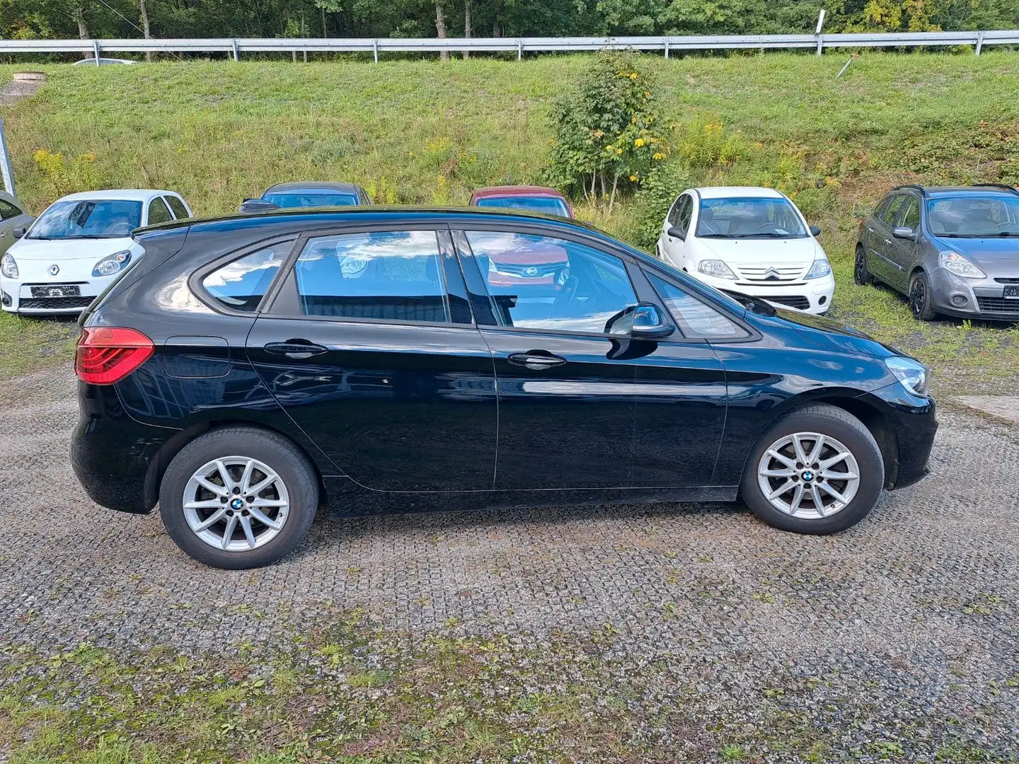 BMW 218 Active Tourer 218 i Advantage Schwarz - 2