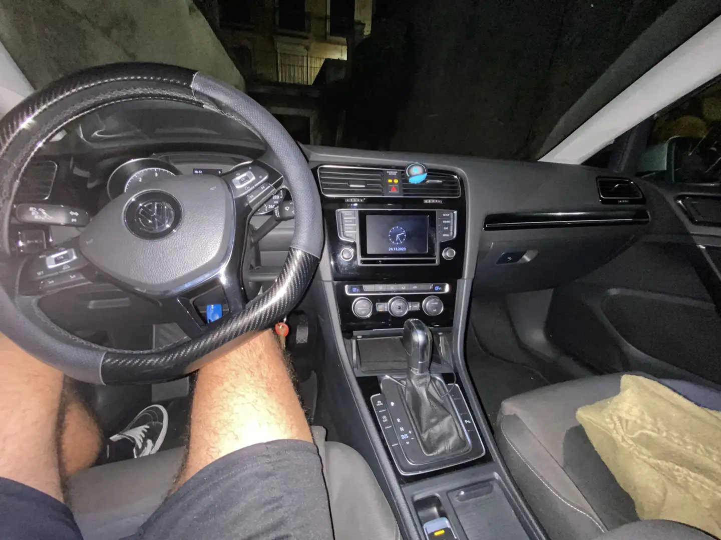 Volkswagen Golf 5p 1. 5 tdi Highline 110cv auto - 1