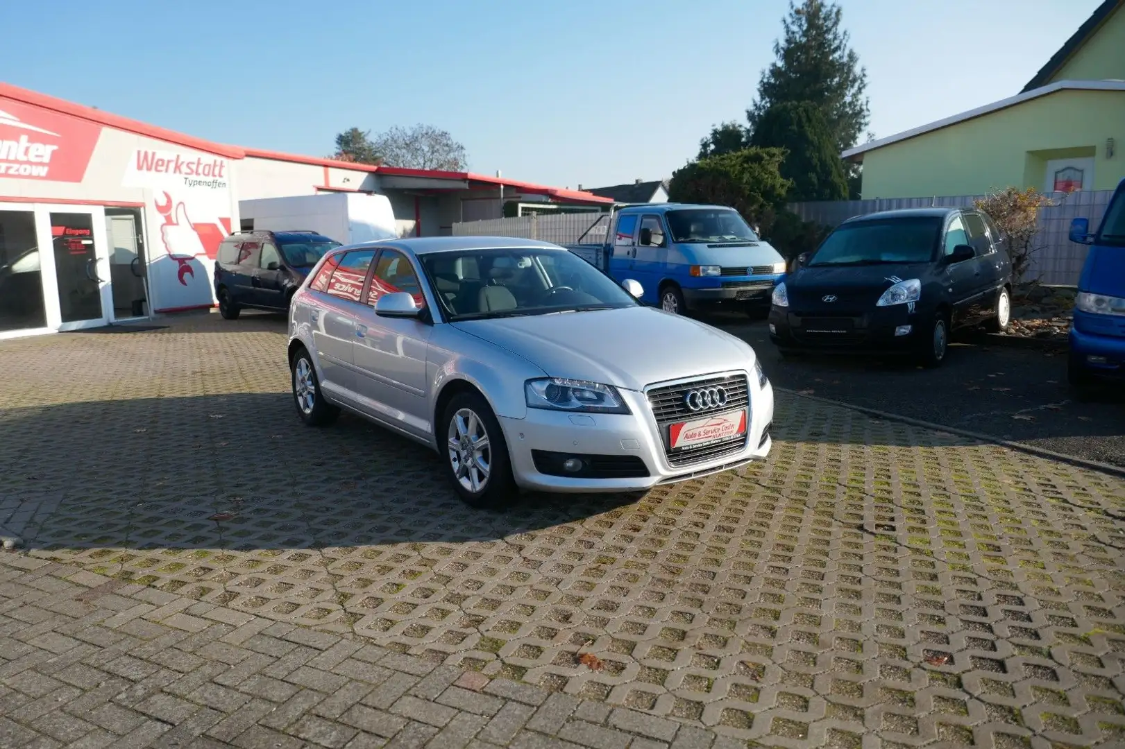 Audi A3 1.6 TDI 66kW Sportback Attraction BI-XENON Grau - 1