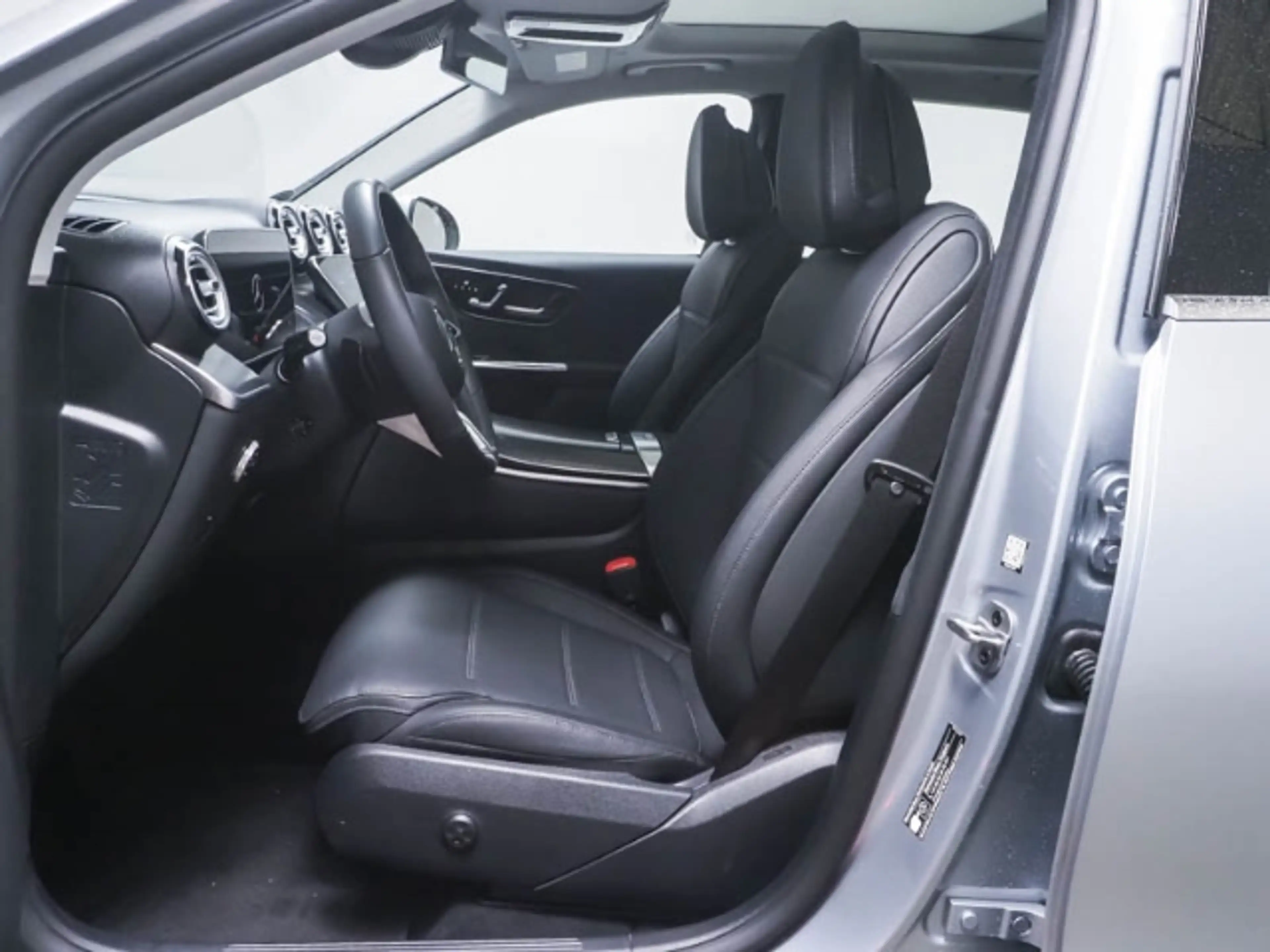 Mercedes-Benz GLC 200 4Matic Avantgarde Advanced+ AHK Panorama — photo 3