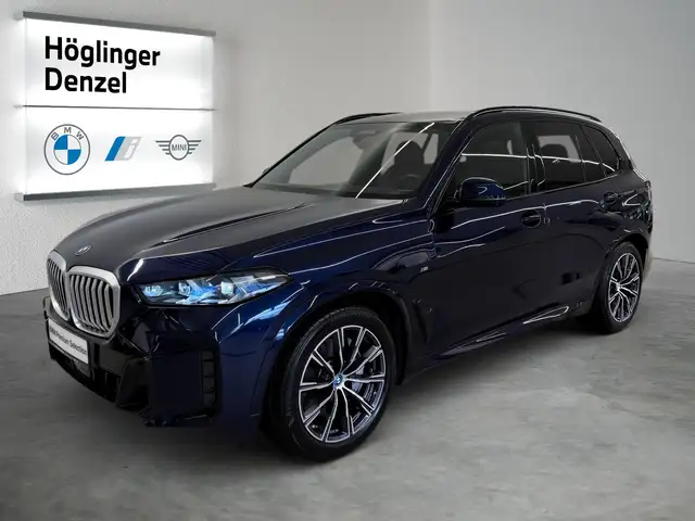 BMW X5 view 2