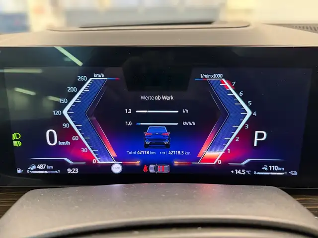 BMW X5 view 4