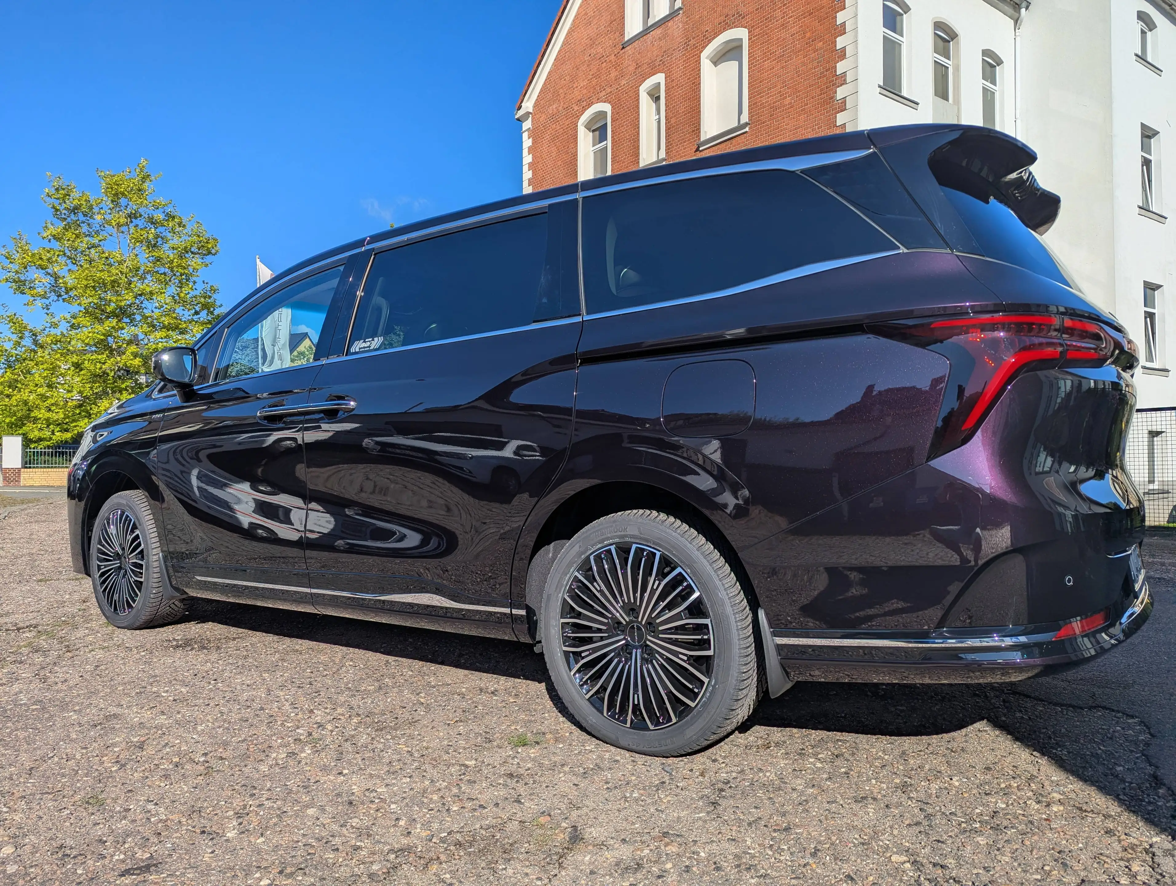 DFM Forthing 9 PHEV — photo 3