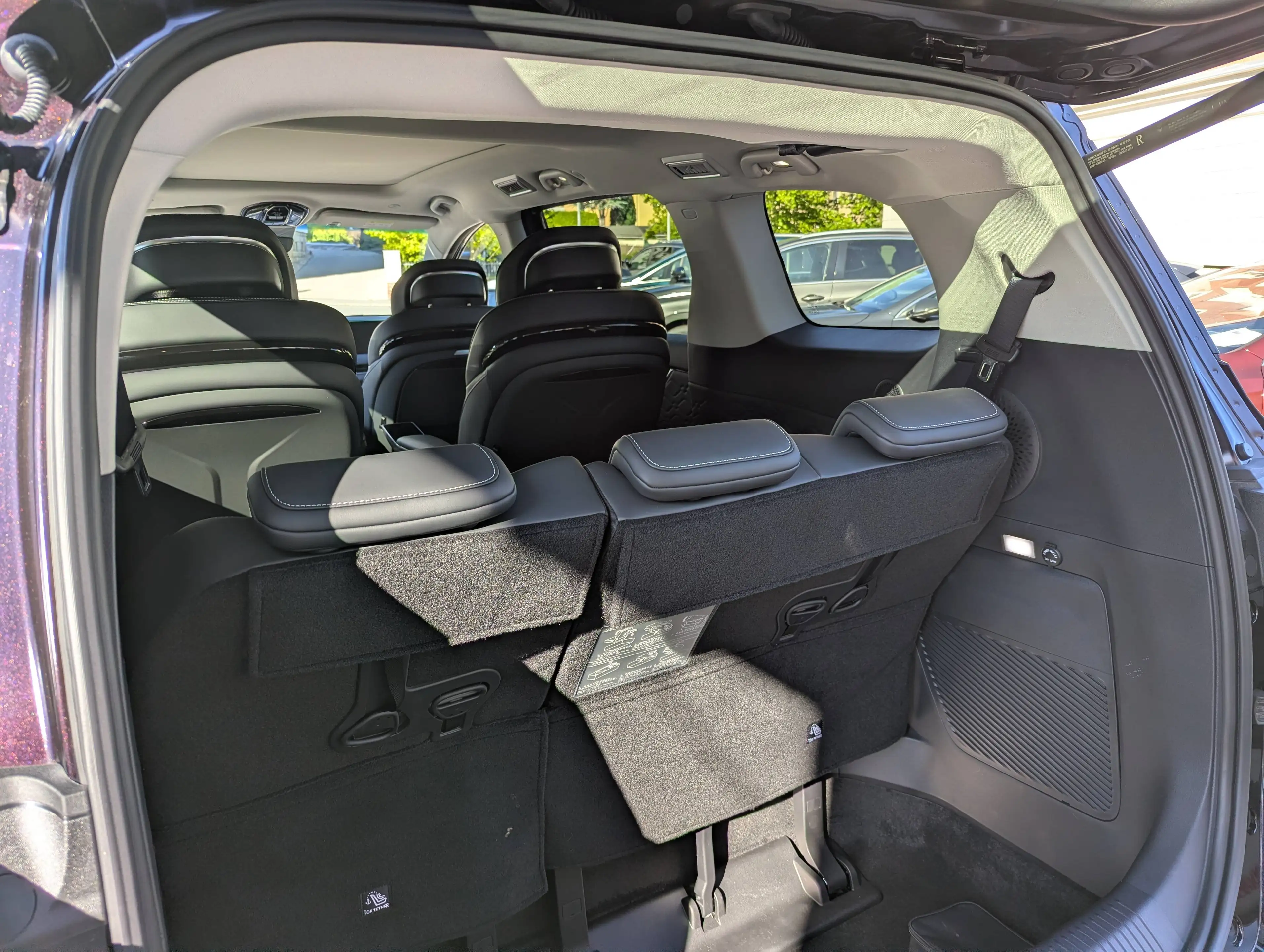 DFM Forthing 9 PHEV — photo 11
