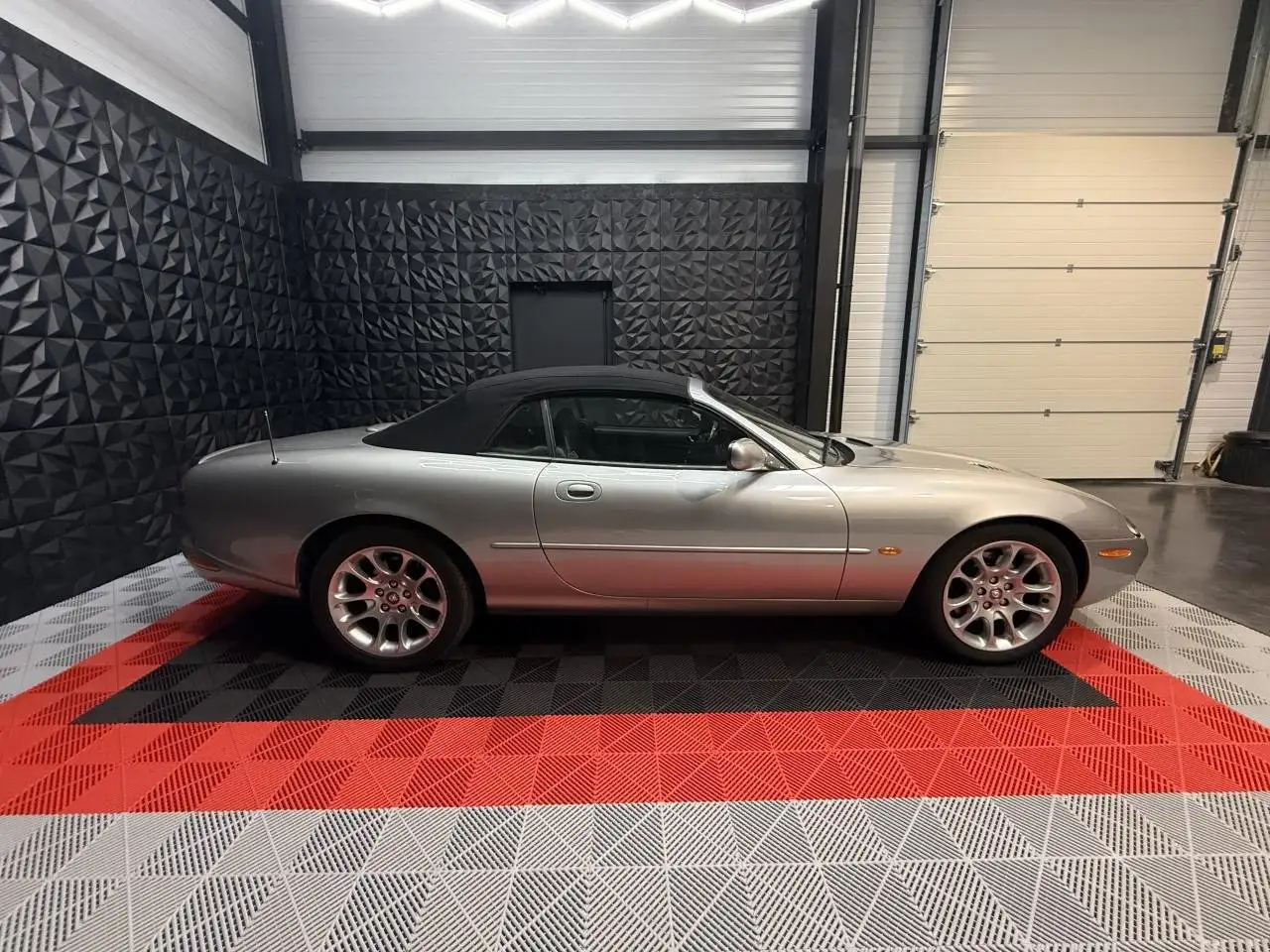 Jaguar XKR CABRIOLET SURALIMENTE - 4.0l - 363 CH - BVA - V8 SUPERCHARGED - GARANTIE 12 MOIS, foto 4