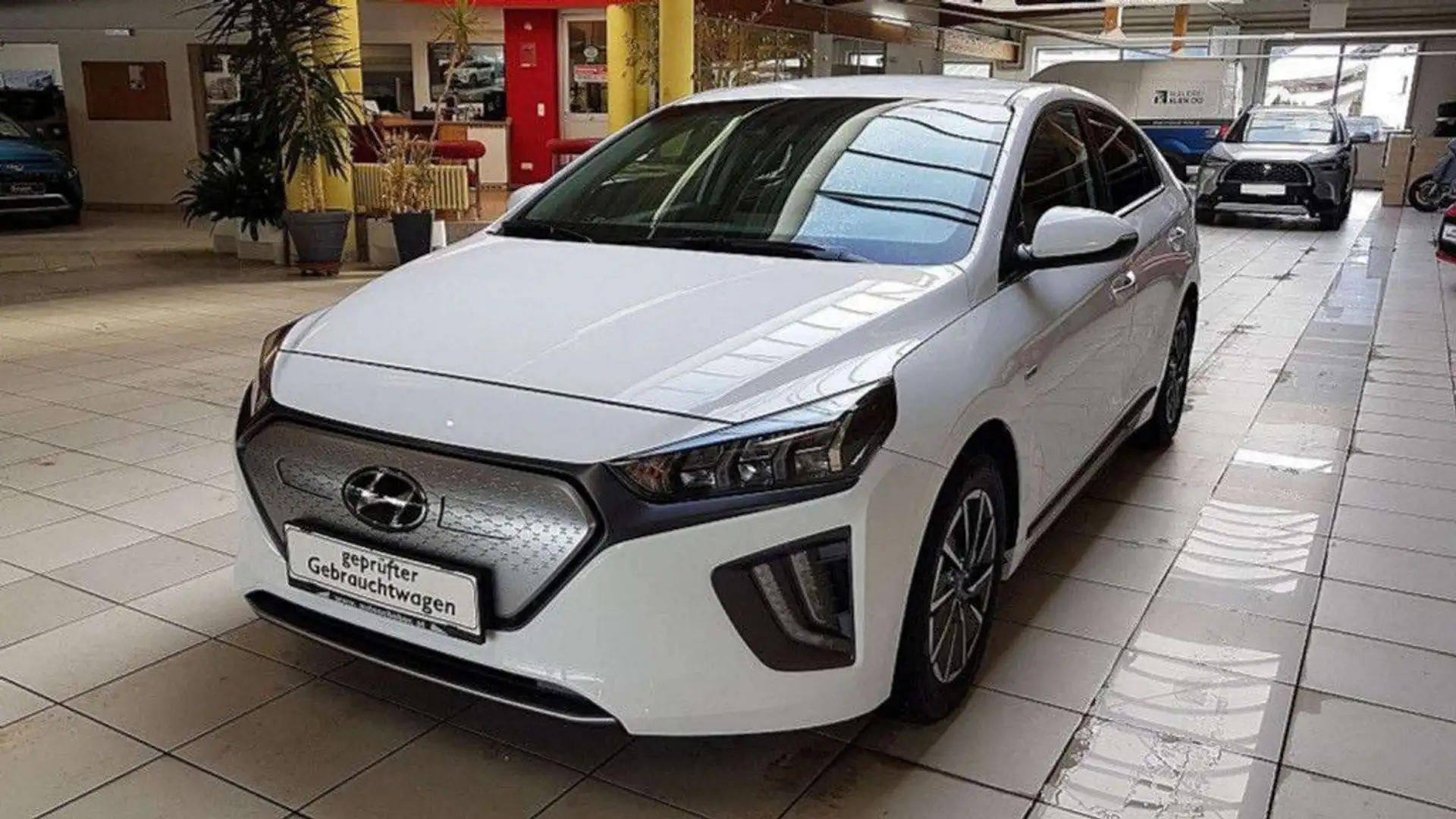 Hyundai IONIQ Elektro Level 4 Aut. Voll-LED Weiß - 1
