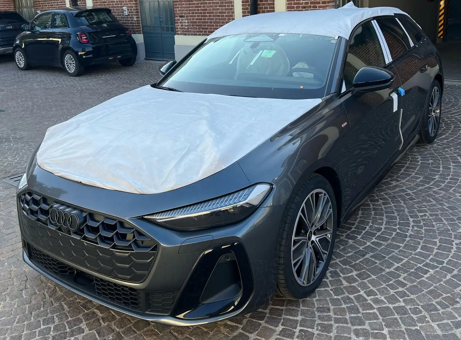 Audi A5 AVANT 2.0 TDI MHEV+ S line edition 204cv S-Tronic Grau - 1