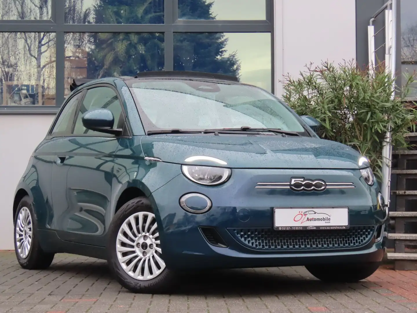 Fiat 500e Cabrio 42 kW Klimaauto. CarPlay Touchscreen Grün - 1