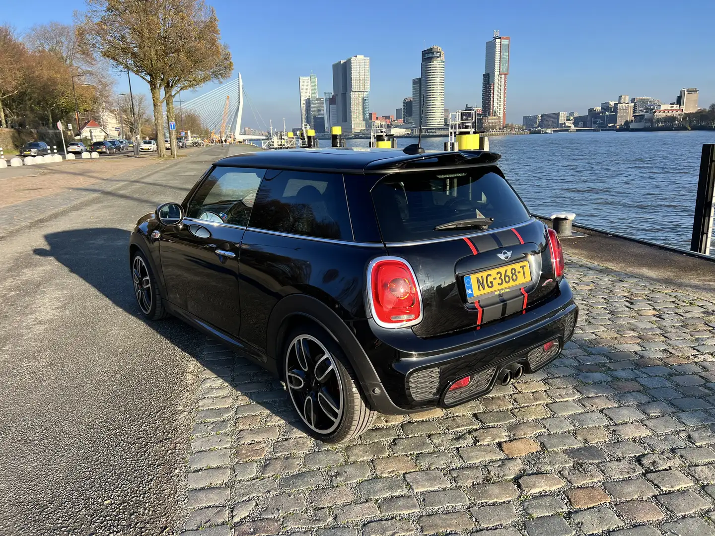 MINI John Cooper Works 2.0 C. Чорний - 2