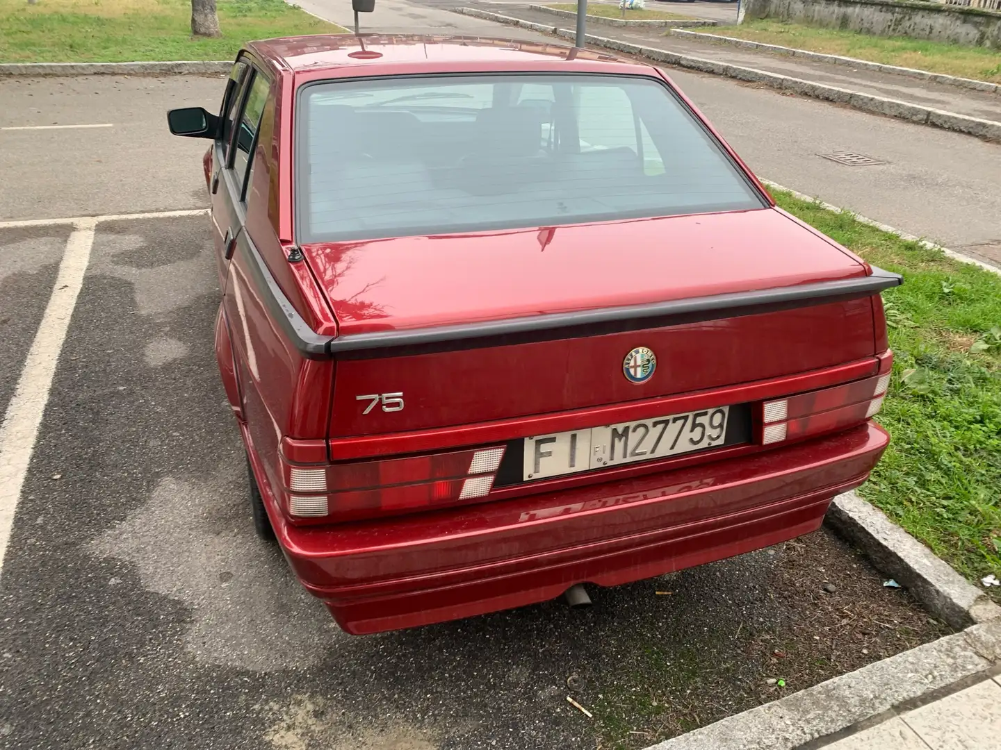 Alfa Romeo 75 2.0i ts Rot - 2