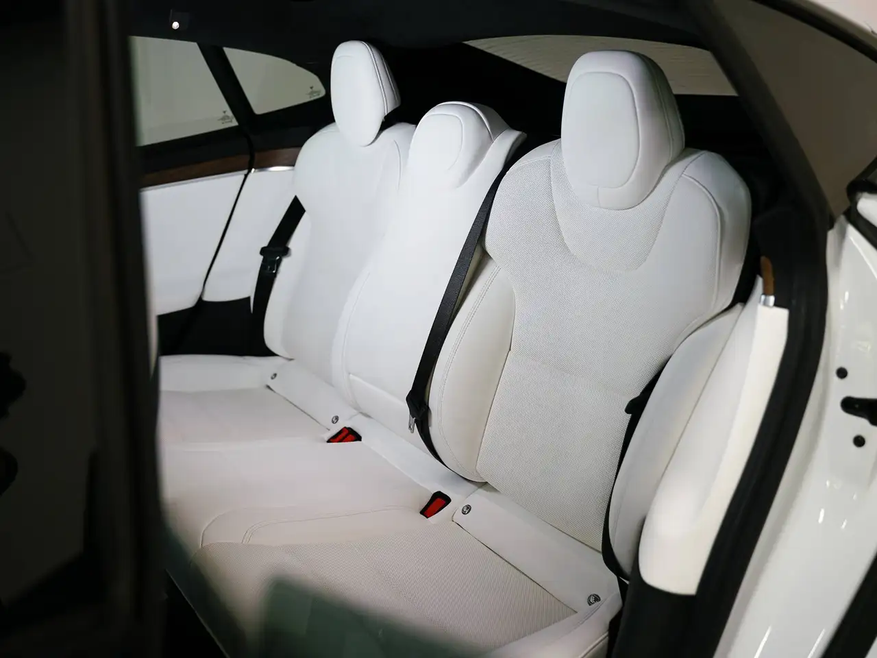 Tesla Model S снимка Tesla Model S