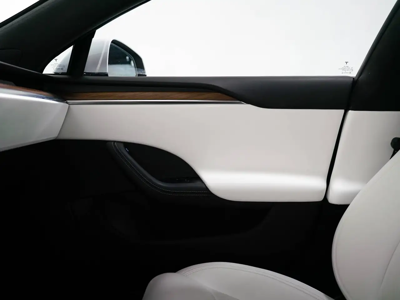 Tesla Model S снимка Tesla Model S