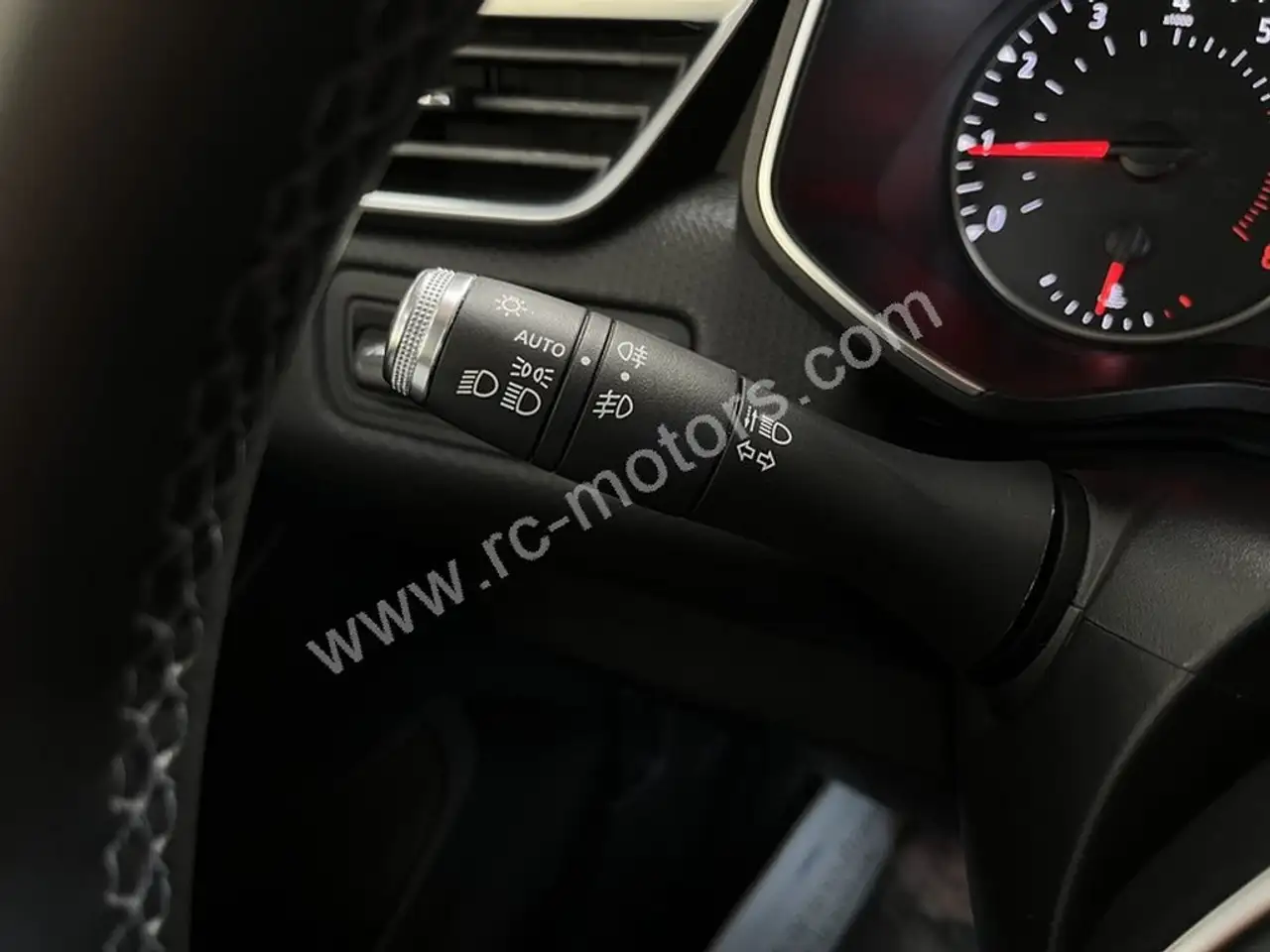 Renault Clio Citadine 3 portes — photo 13