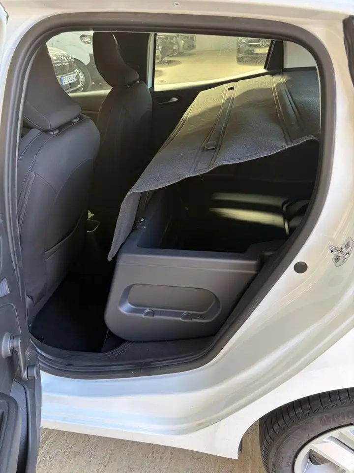 Renault Clio Citadine 3 portes — photo 6
