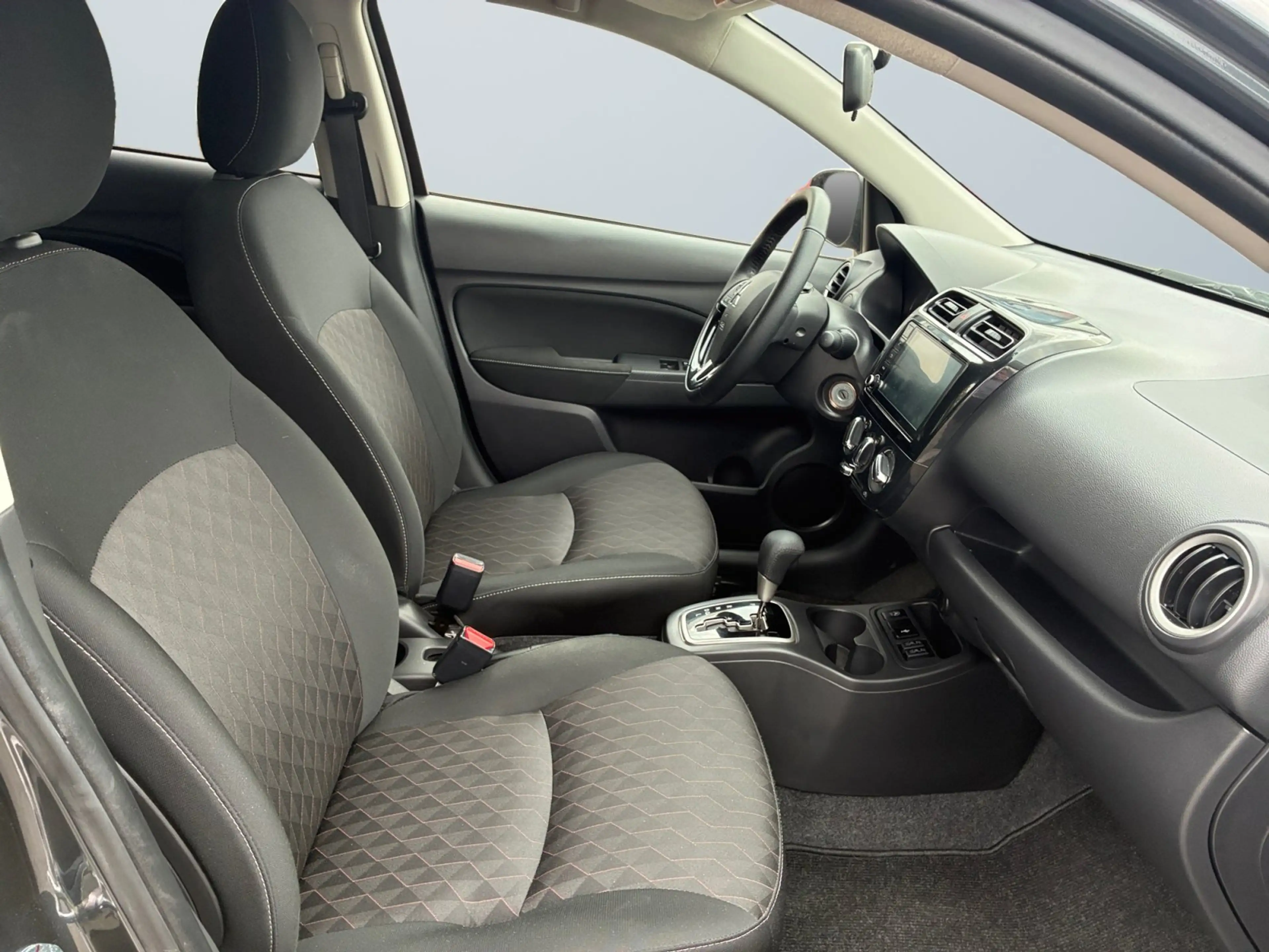 Mitsubishi Space Star Select+ 1.2 MIVEC CVT Tempomat USB — photo 10