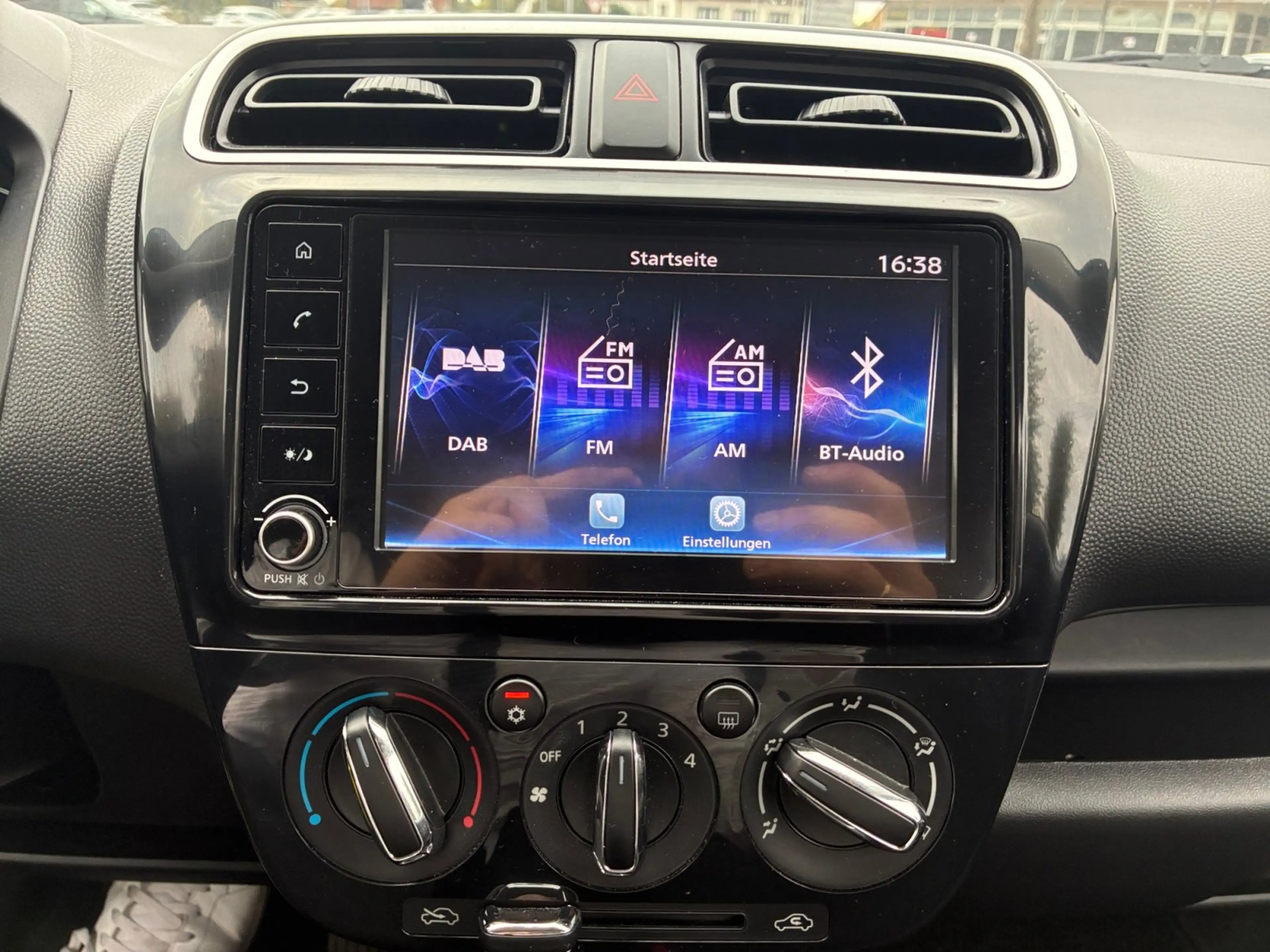 Mitsubishi Space Star Select+ 1.2 MIVEC CVT Tempomat USB — photo 13