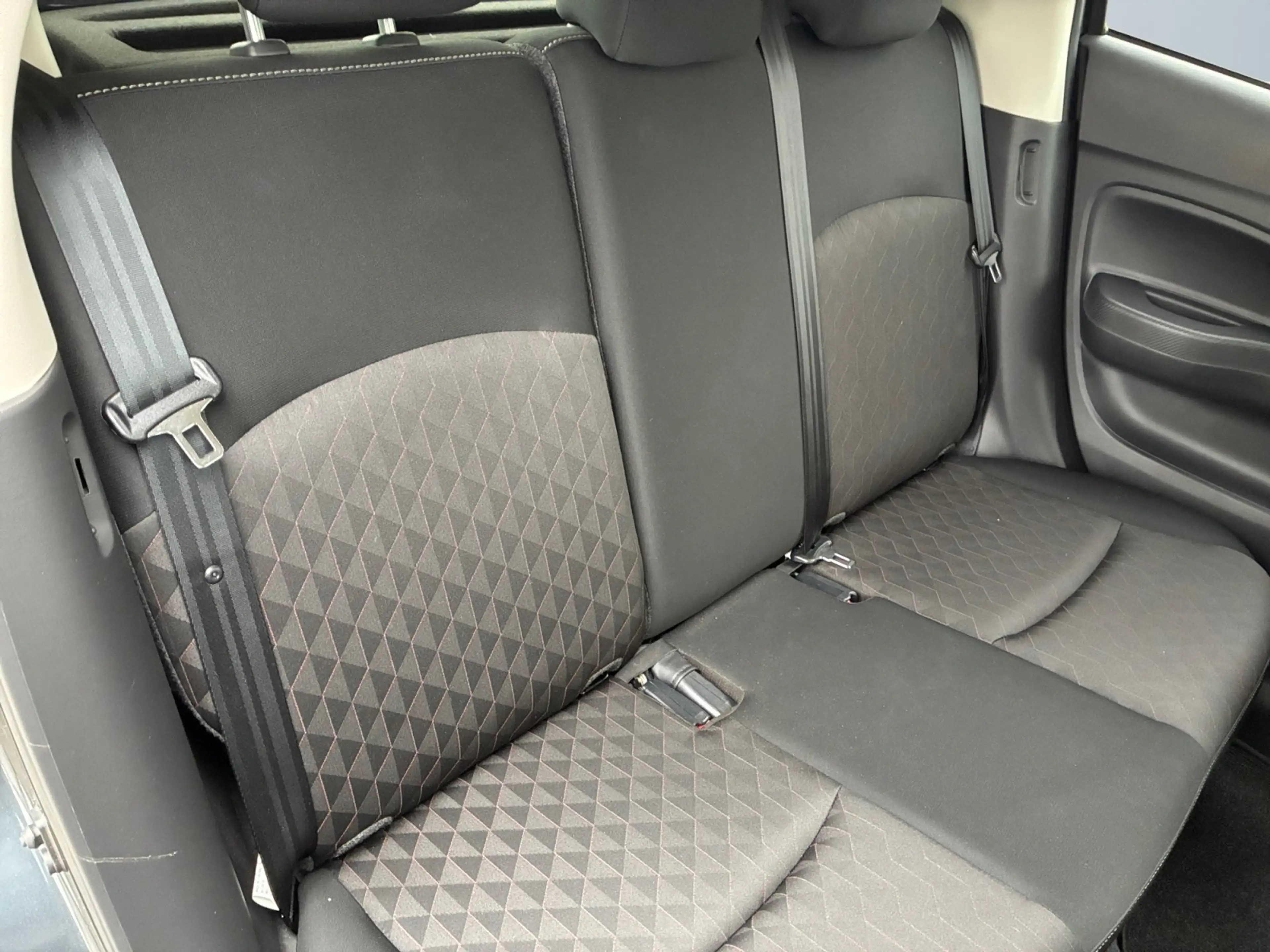 Mitsubishi Space Star Select+ 1.2 MIVEC CVT Tempomat USB — photo 11