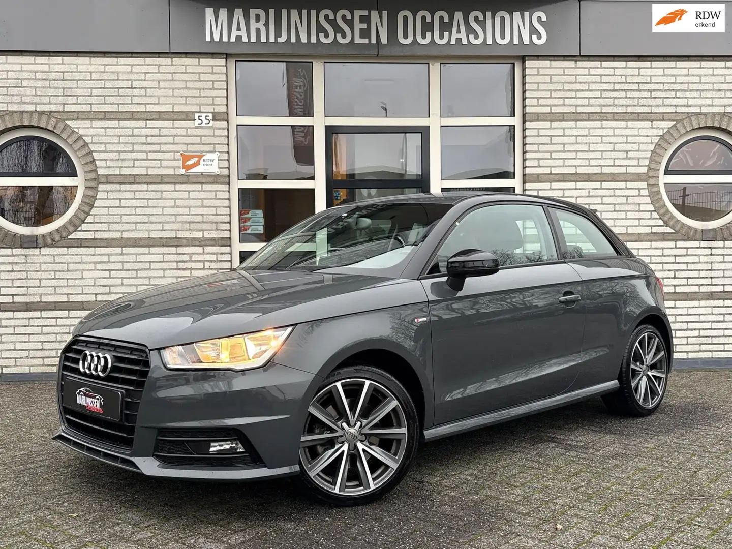 Audi A1 1.4 TFSI Attraction |Navi,ElekPakket| Grau - 1