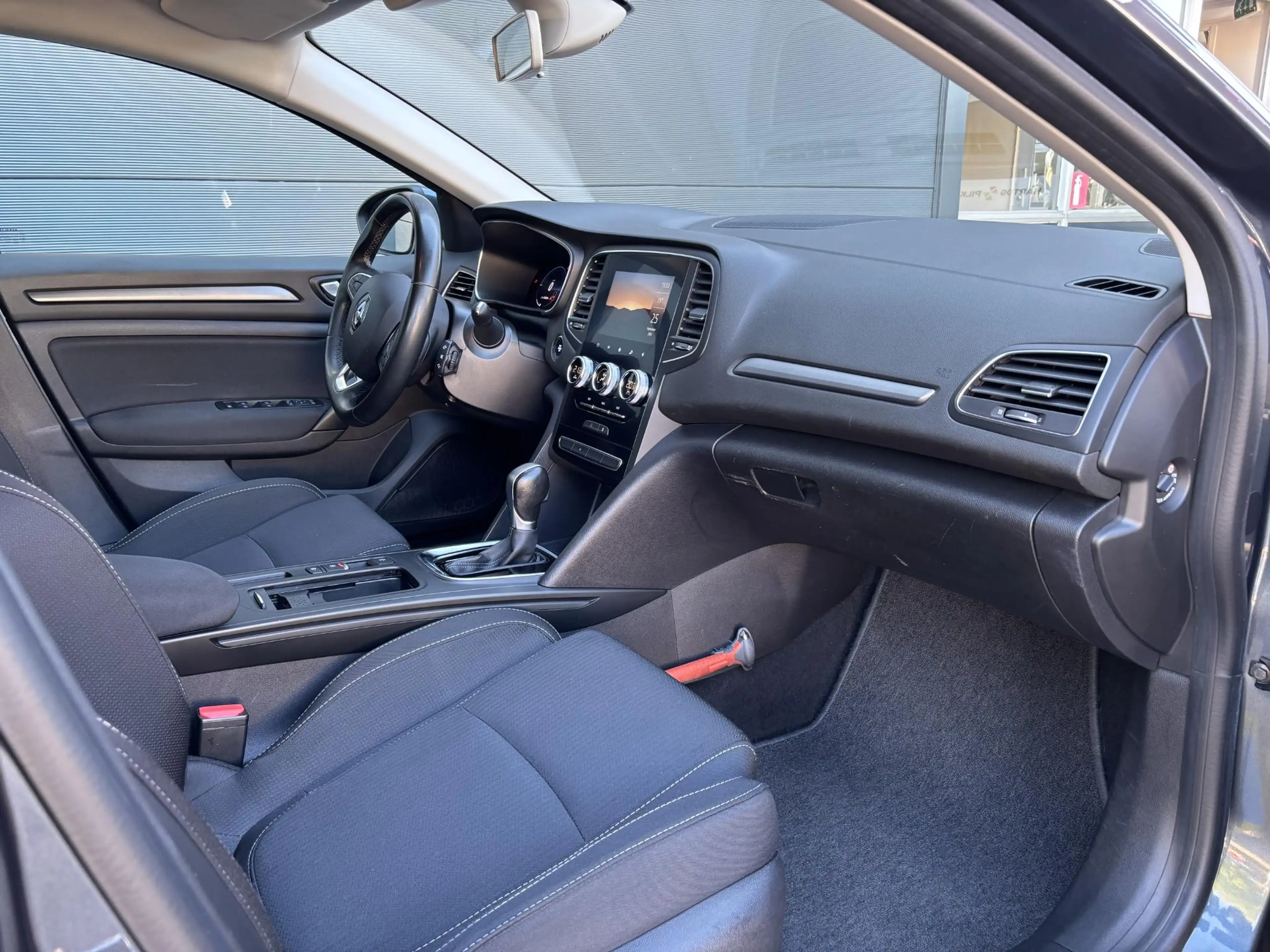 Renault Megane E-Tech Estate 1.6 Plug-In Hybrid 160 / 100% Onderhoud — photo 7