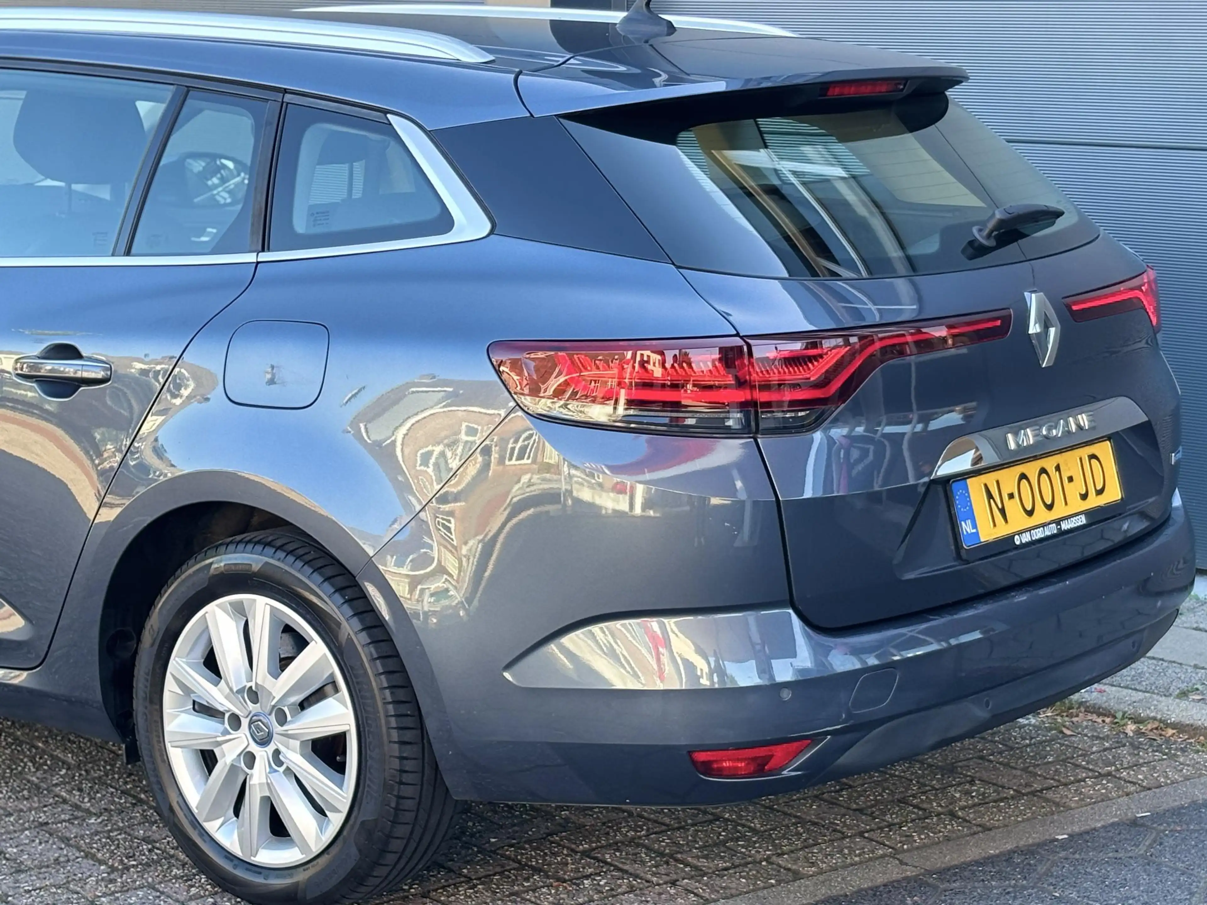 Renault Megane E-Tech Estate 1.6 Plug-In Hybrid 160 / 100% Onderhoud — photo 9