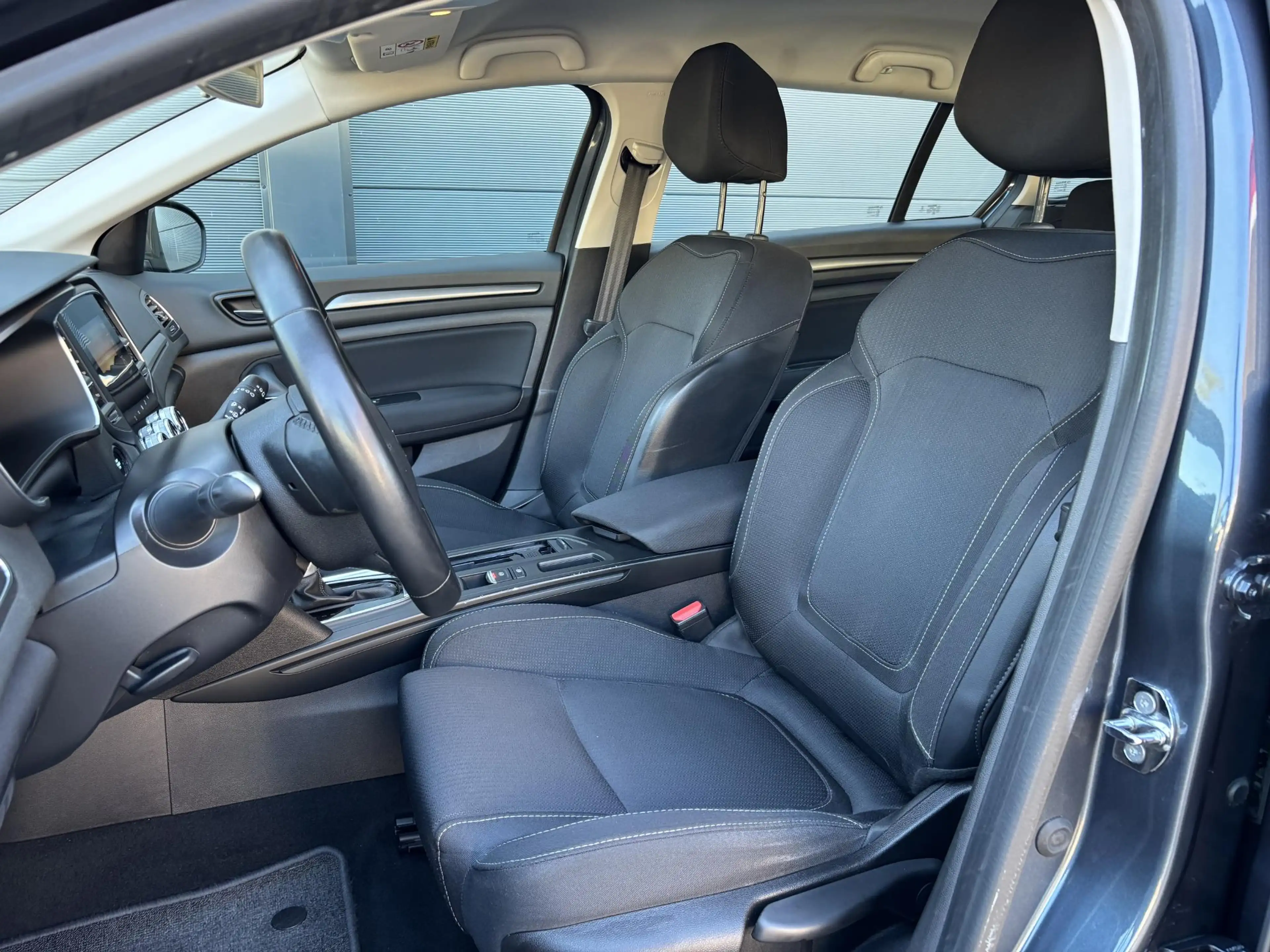 Renault Megane E-Tech Estate 1.6 Plug-In Hybrid 160 / 100% Onderhoud — photo 15