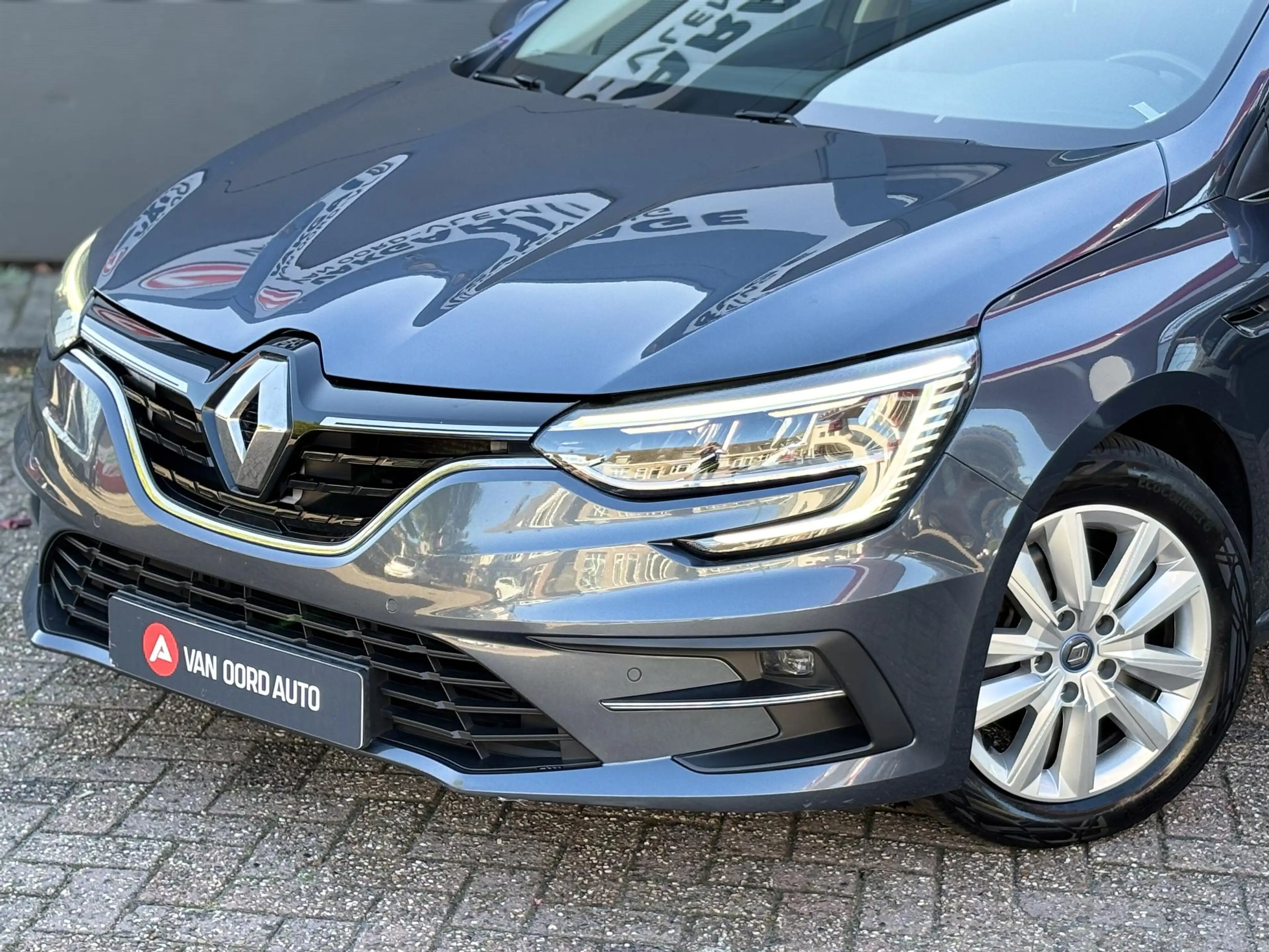 Renault Megane E-Tech Estate 1.6 Plug-In Hybrid 160 / 100% Onderhoud — photo 5