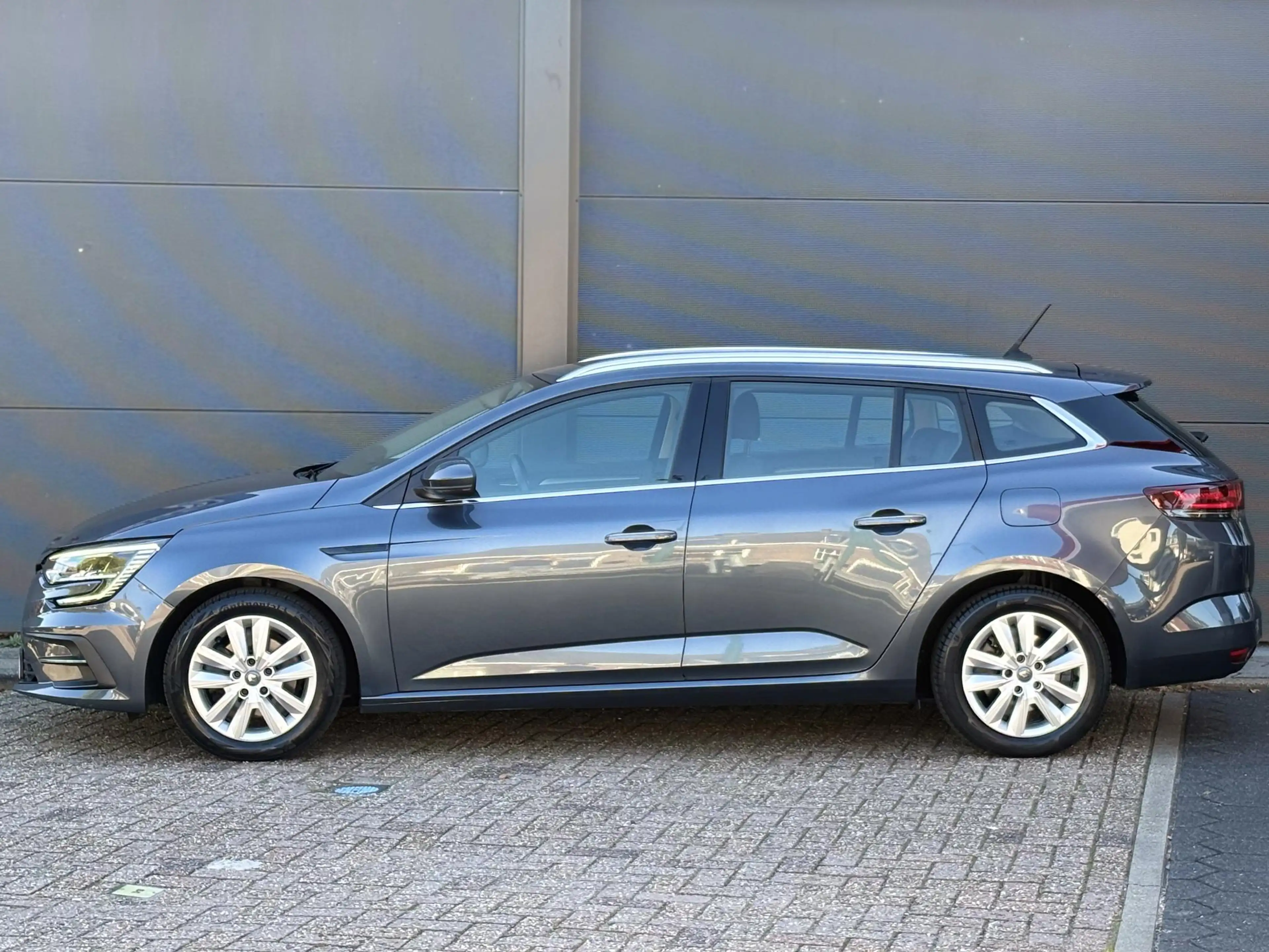 Renault Megane E-Tech Estate 1.6 Plug-In Hybrid 160 / 100% Onderhoud — photo 6