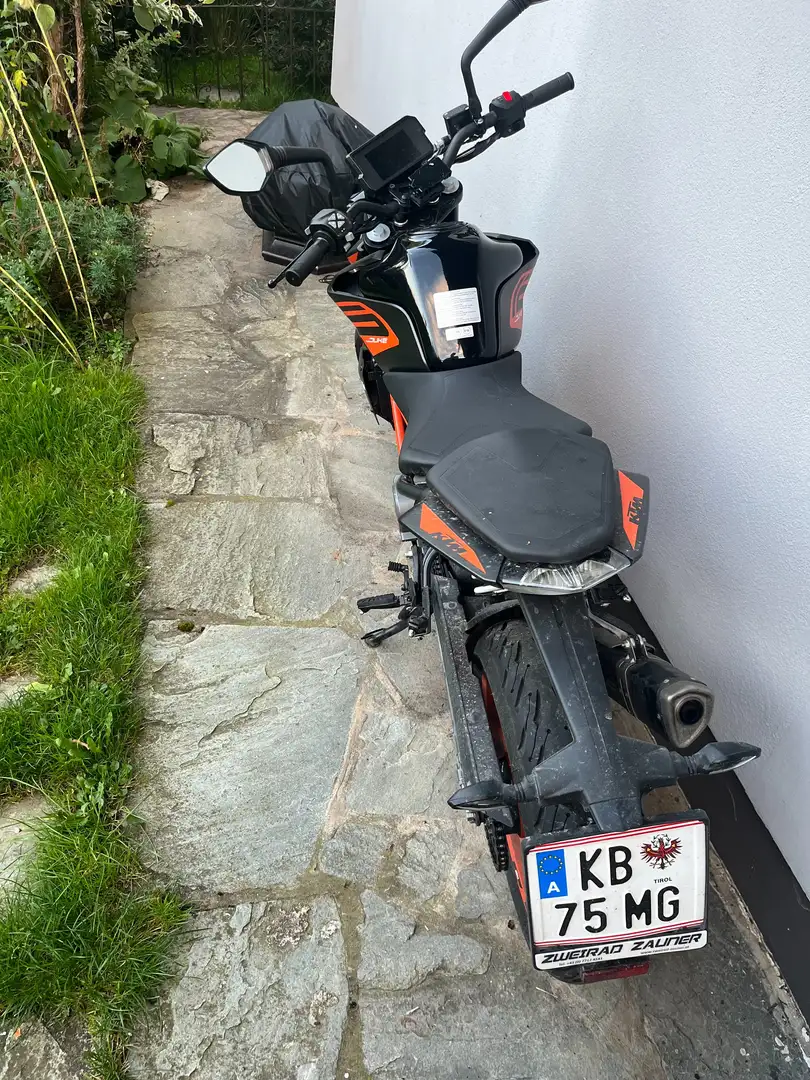 KTM 125 Duke Model Jahr 2021 Fekete - 1