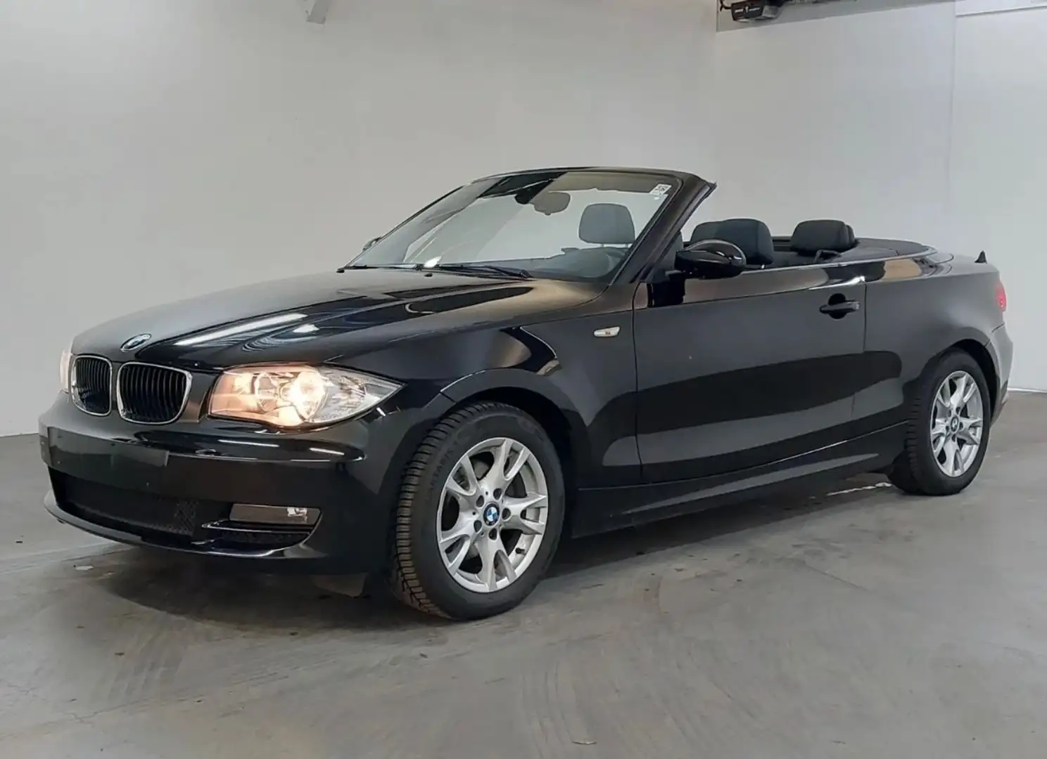 BMW 118 1er Cabrio PDC/ Klima/ Scheckheft/ Tempomat Negro - 1