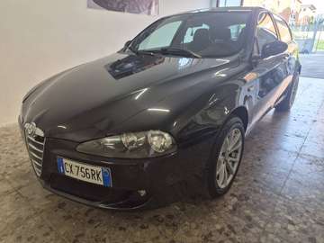 1.9 jtd Distinctive 115cv 5 PORTE DISTRIBUZIONE E FRIZIONE FATTE BUONO STATO GENERALE