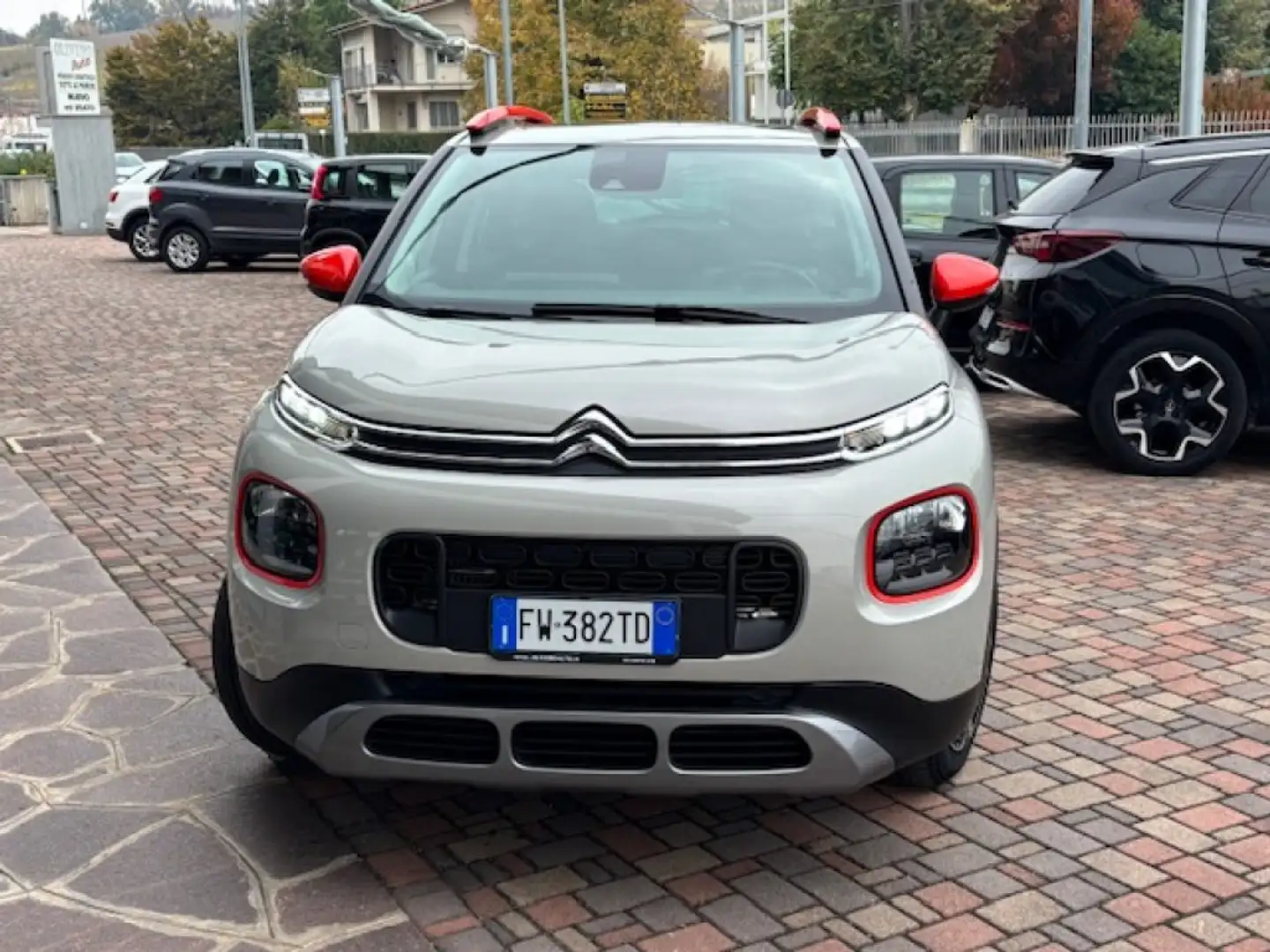 Citroen C3 Aircross PureTech 110 S&S Shine Beige - 2