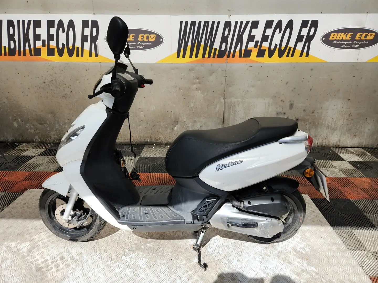 Peugeot Kisbee Білий - 2