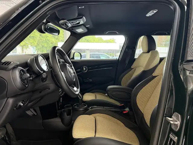 Mini Cooper Cooper view 14