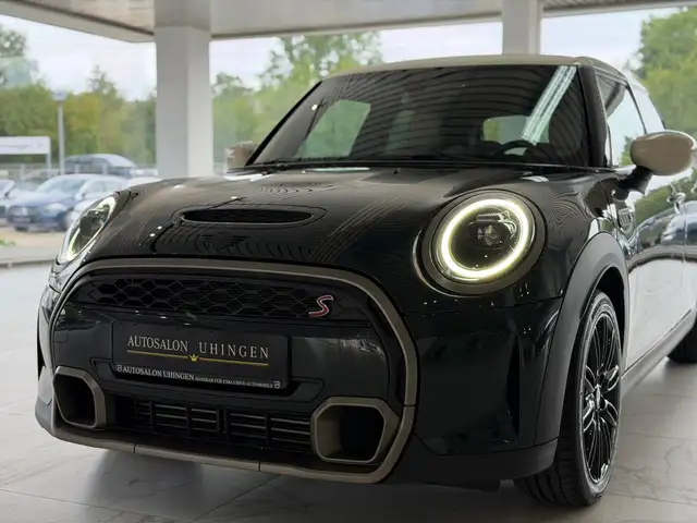 Mini Hatch view 8