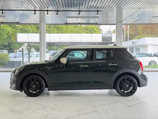 Mini Cooper Cooper view 3