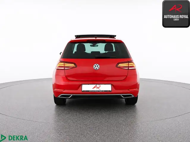 Volkswagen Golf view 4