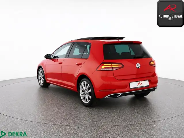 Volkswagen Golf view 3