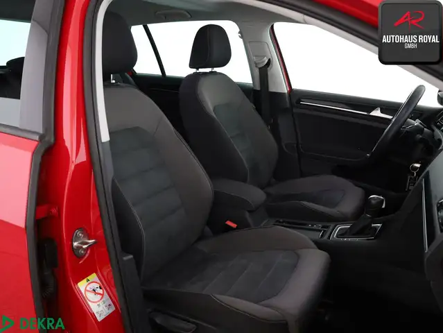 Volkswagen Golf view 11